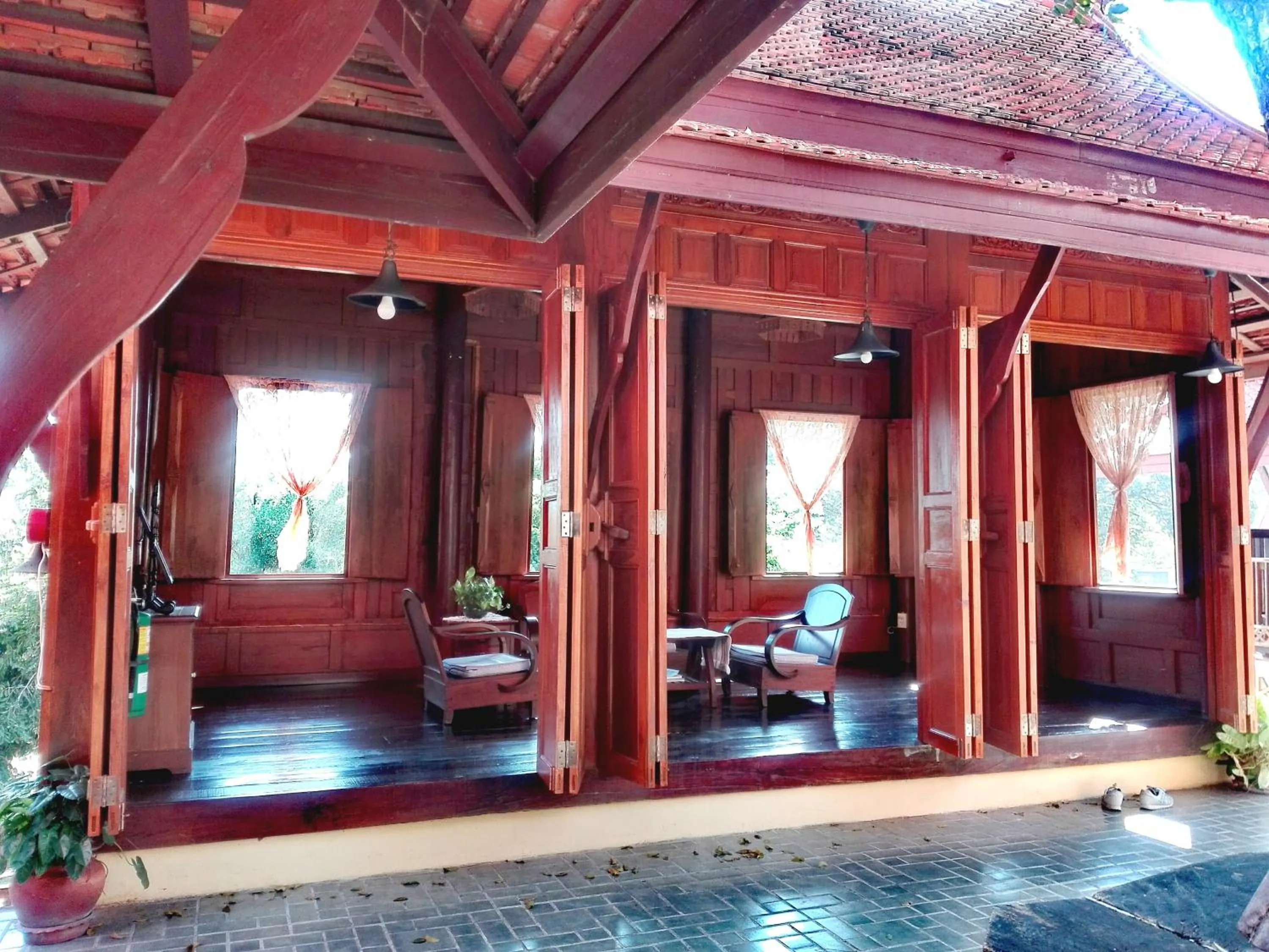 Seating area in Luang Chumni Village