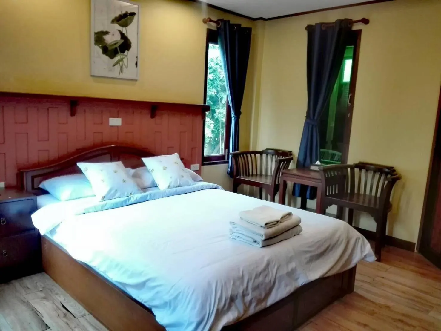 Bedroom, Bed in Luang Chumni Village