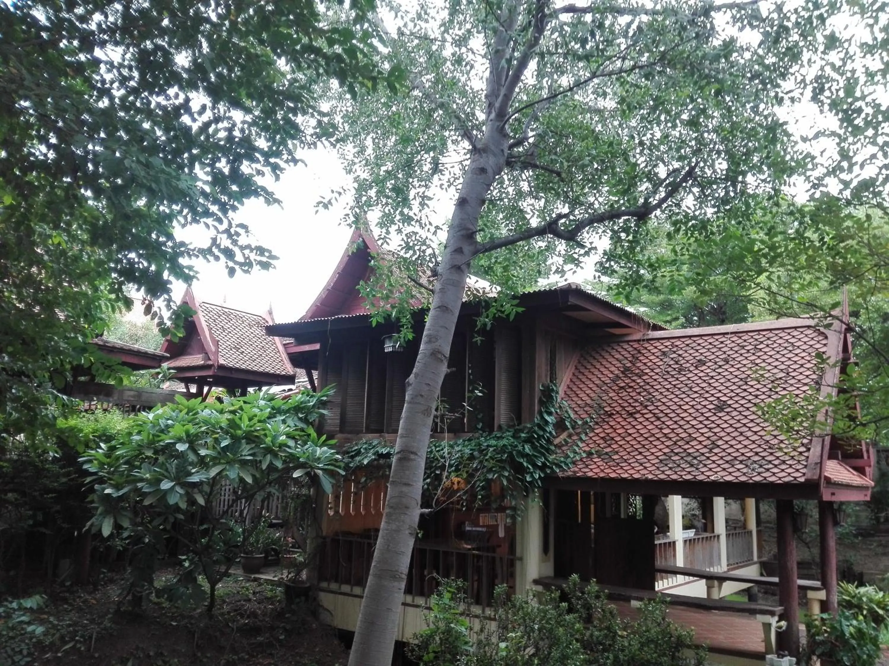 Luang Chumni Village