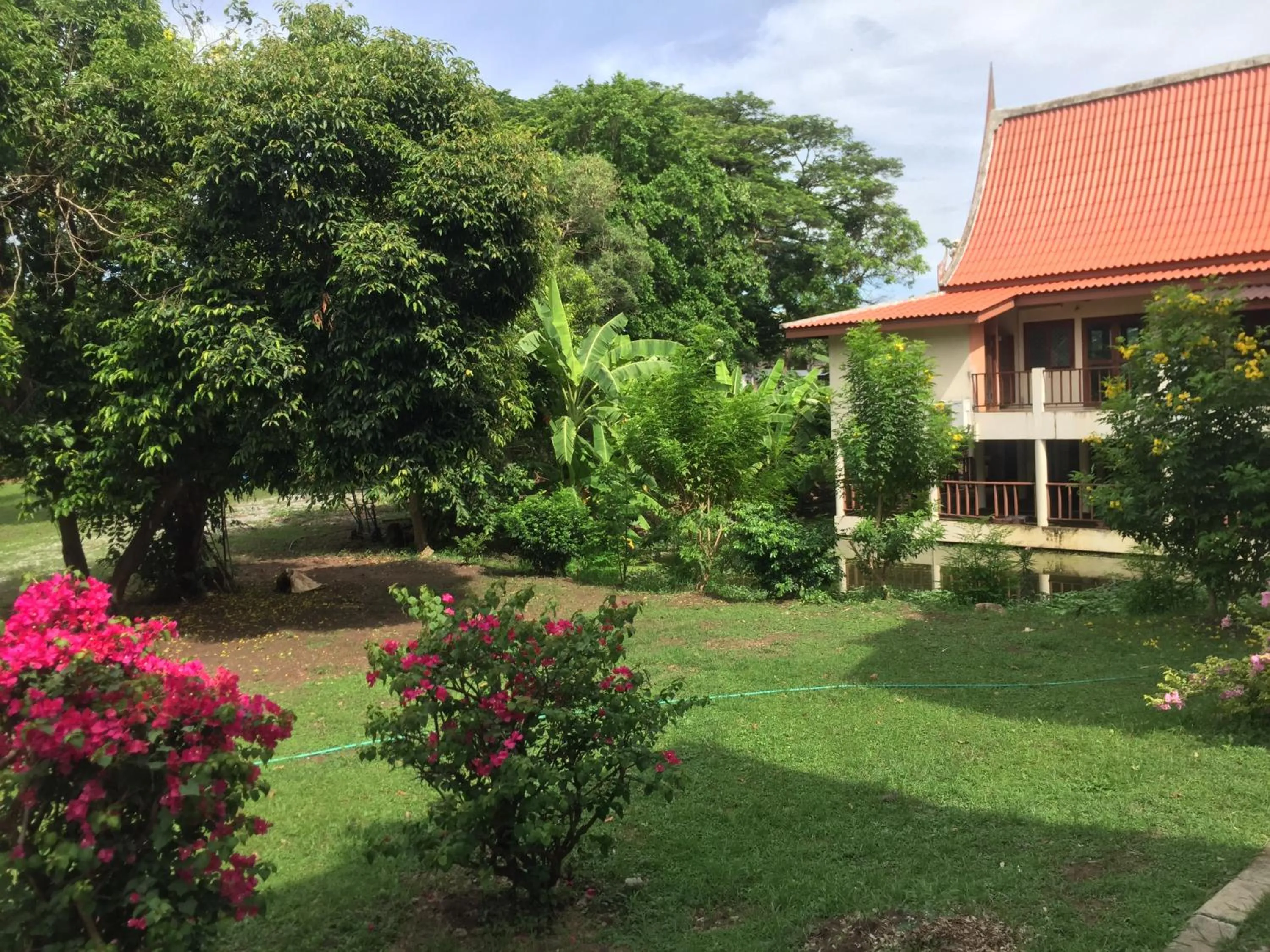 Luang Chumni Village