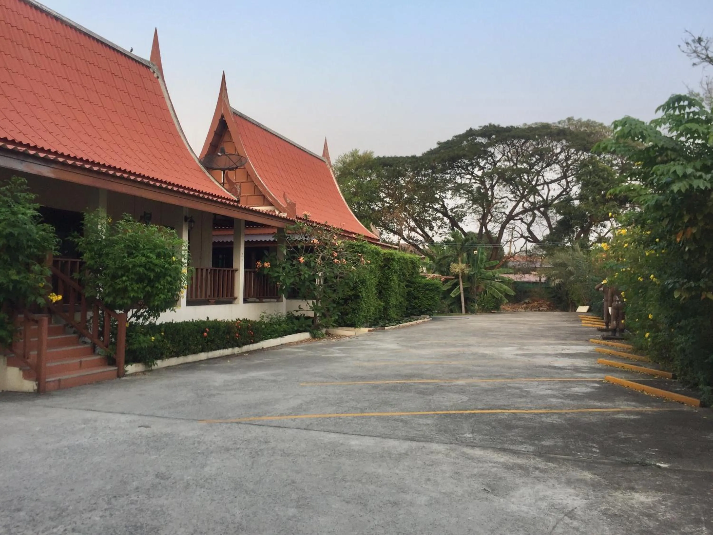 Parking in Luang Chumni Village