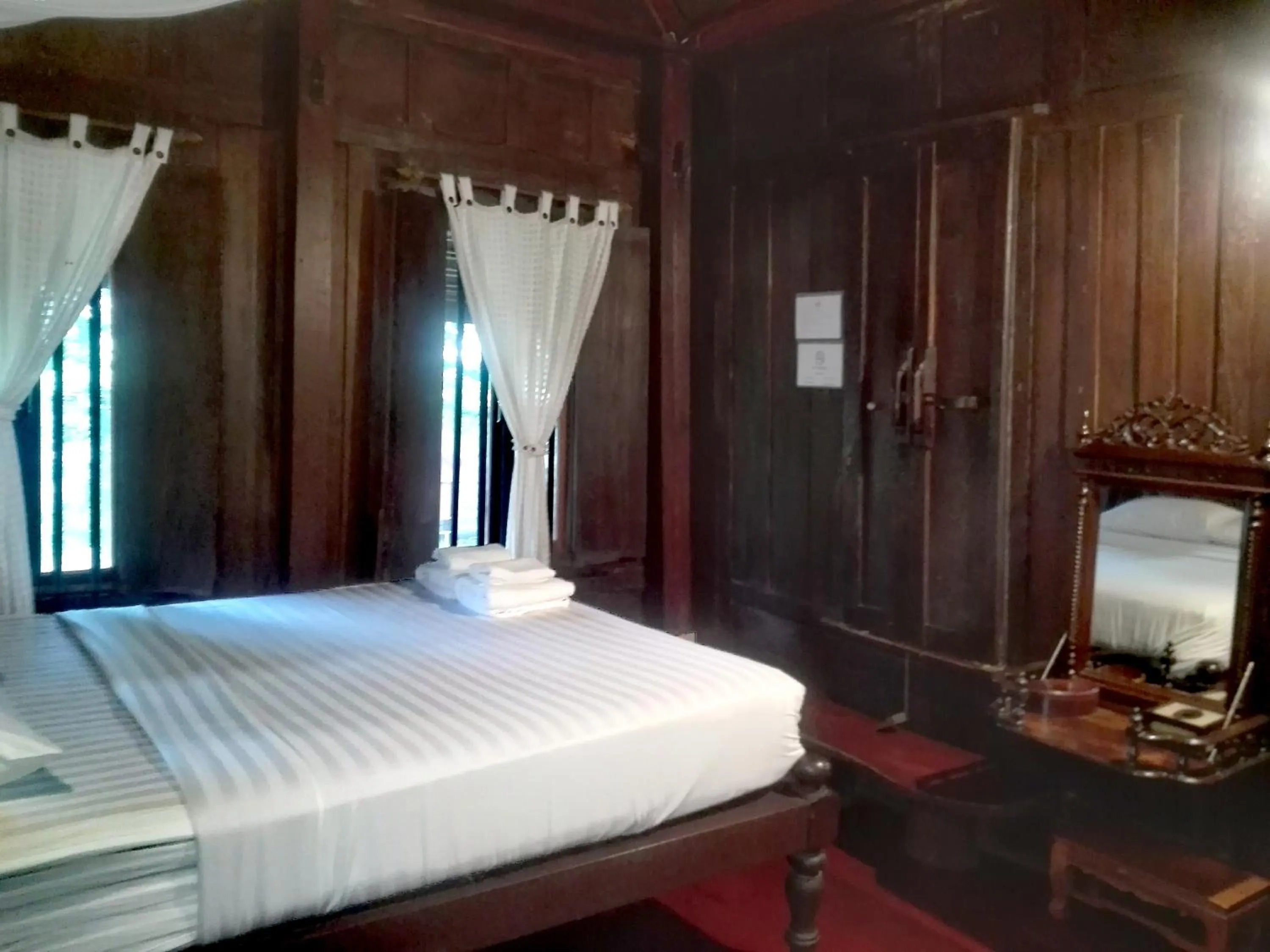 Bedroom, Bed in Luang Chumni Village
