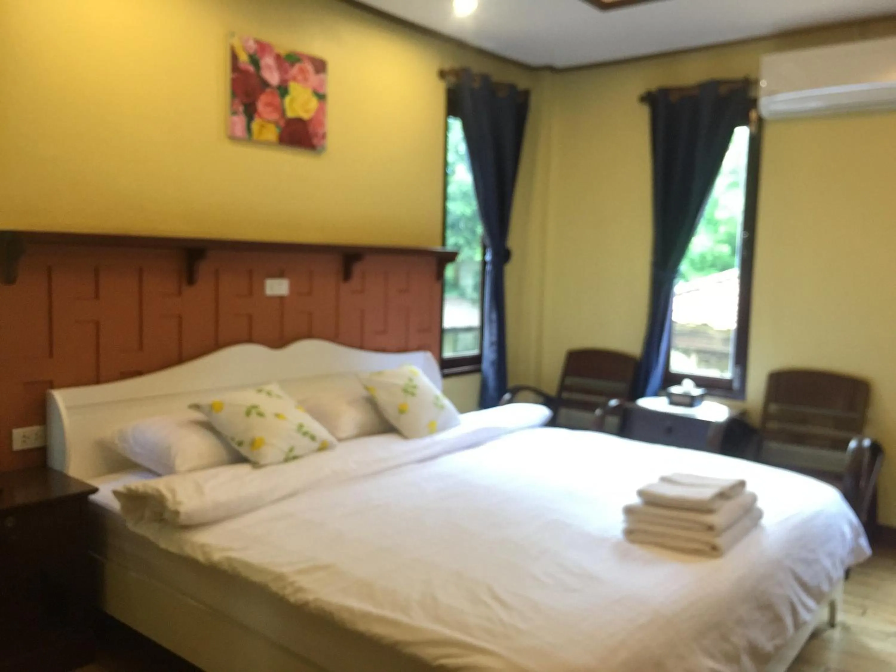Bedroom, Bed in Luang Chumni Village