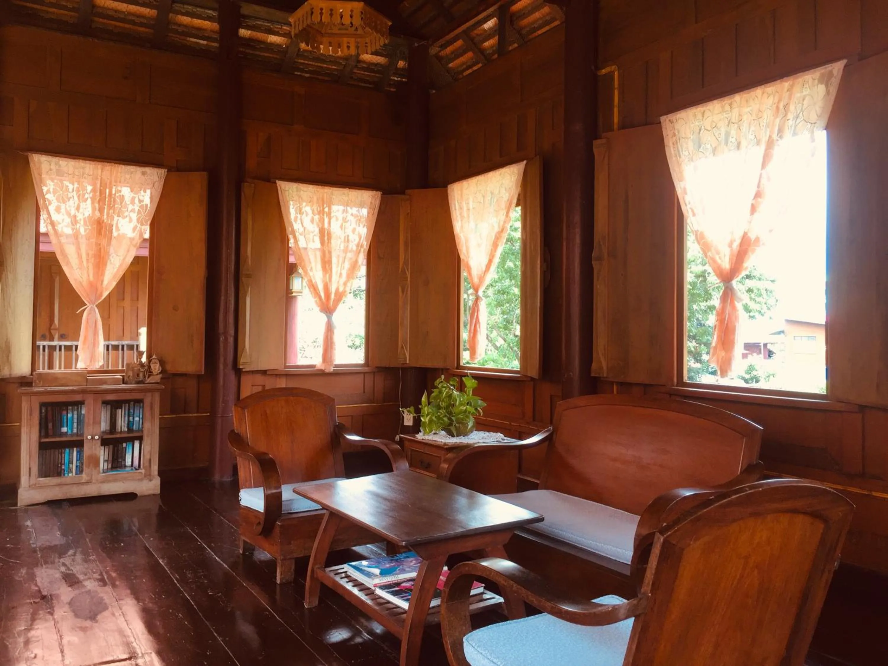 Seating area in Luang Chumni Village