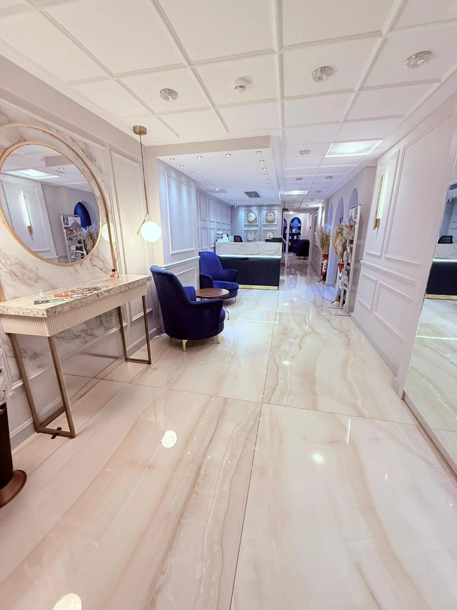 Lobby or reception in New Florenta Hotel