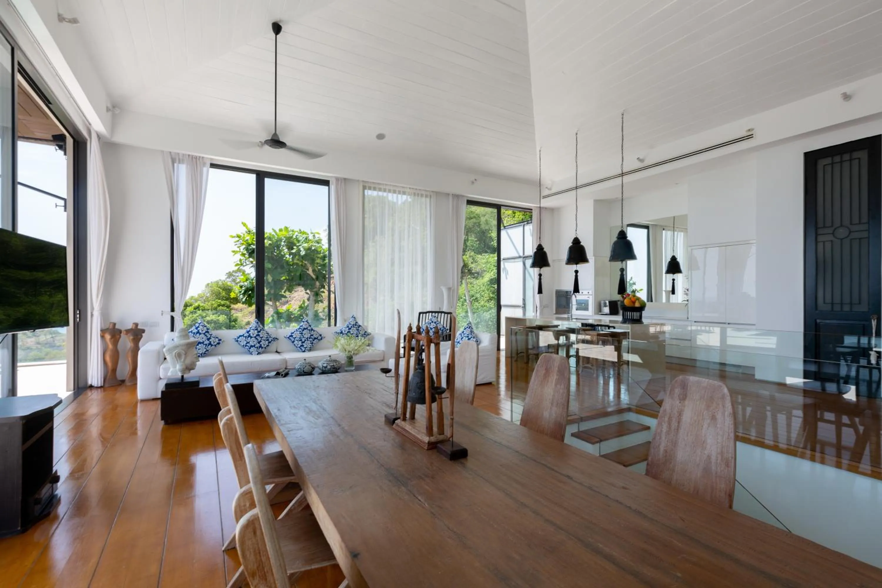 Villa Belle - fully serviced private sea view villa with an award winning in-house cook