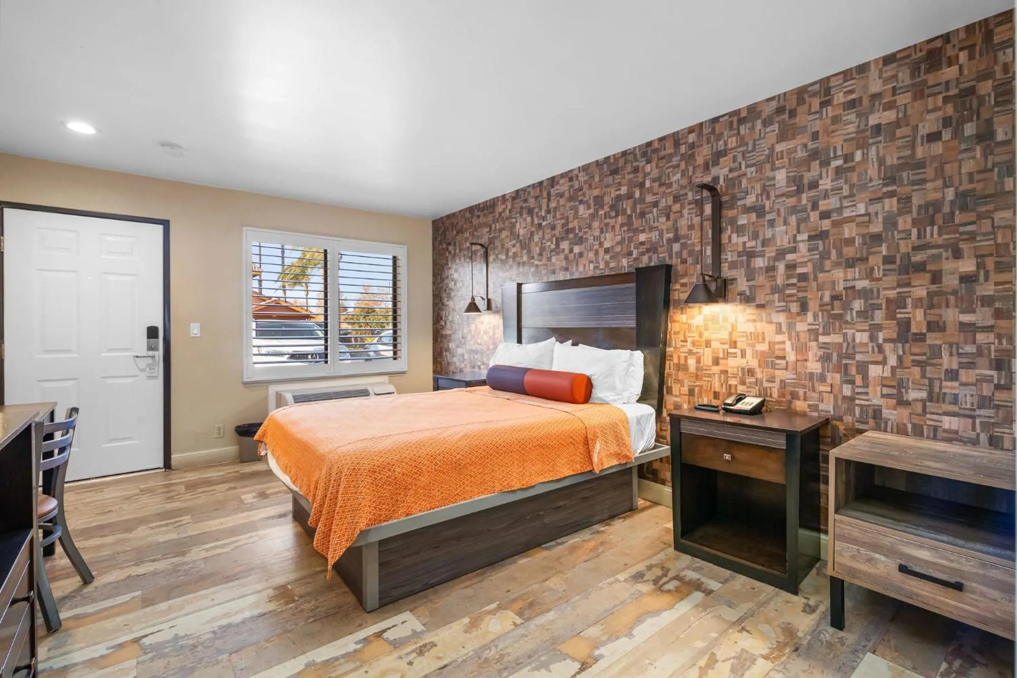 Bed in Santa Clarita Motel - Near six Flags Magic Mountain - Valencia