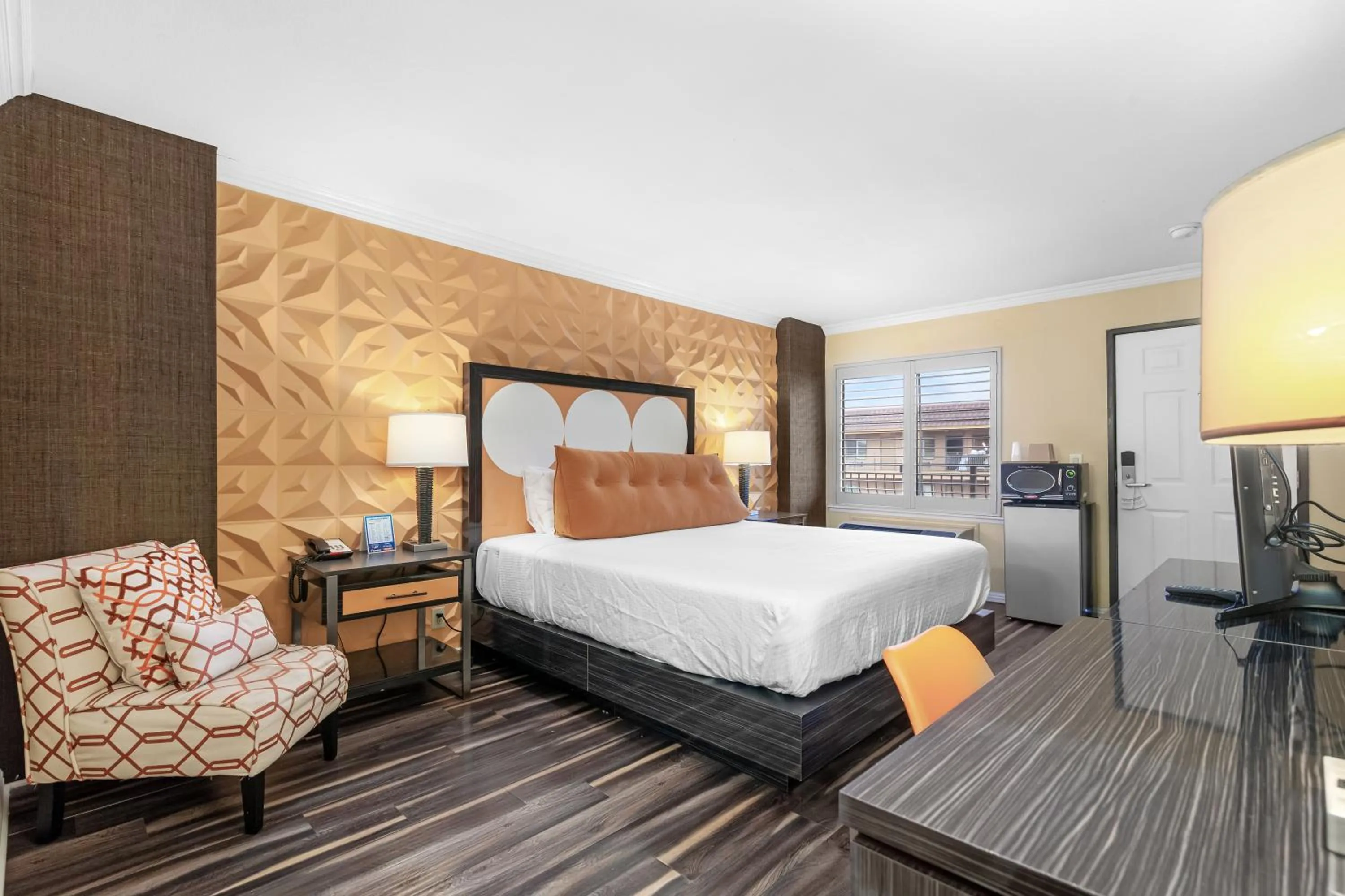 Bed in Santa Clarita Motel - Near six Flags Magic Mountain - Valencia