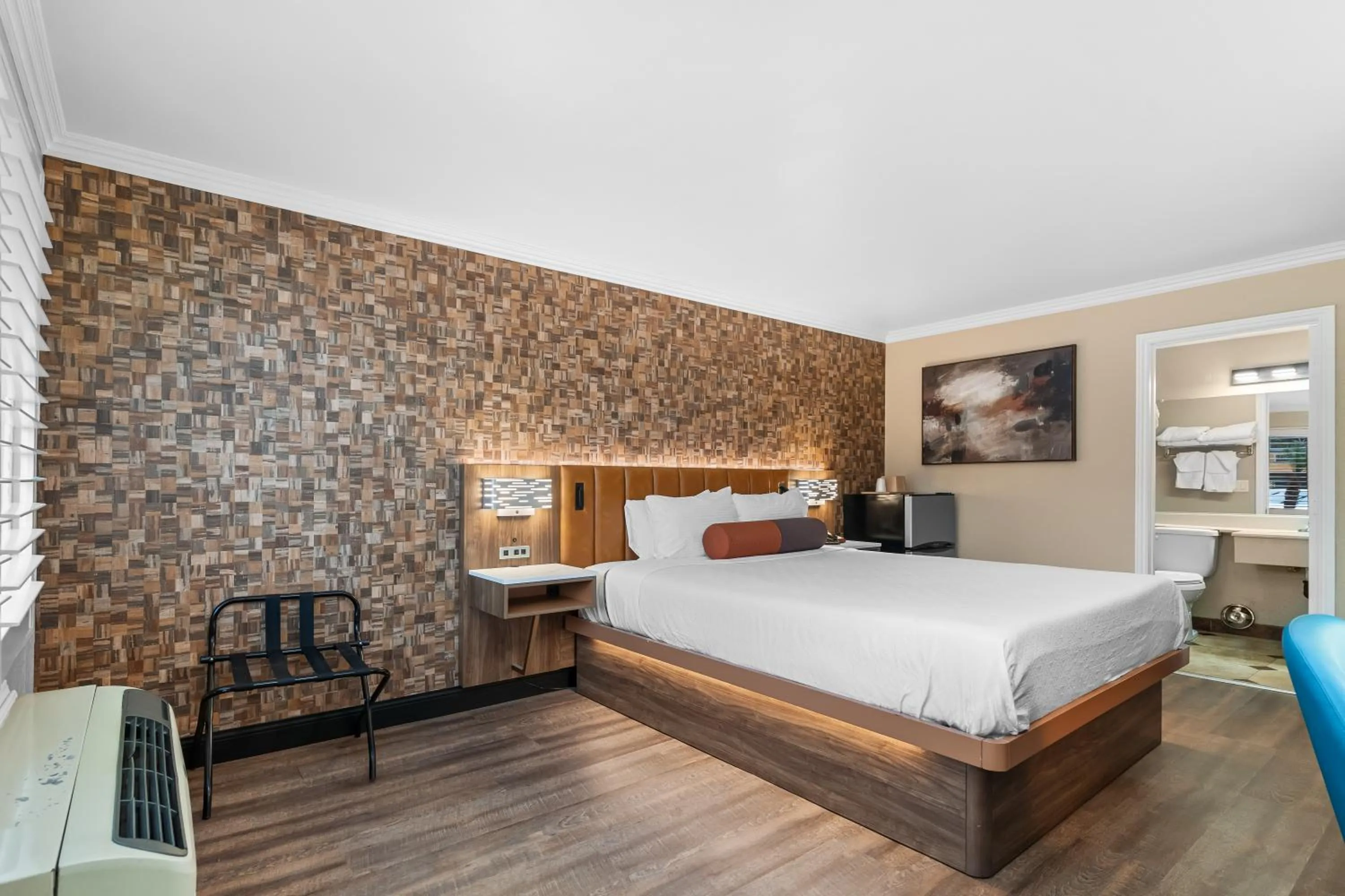 Bed in Santa Clarita Motel - Near six Flags Magic Mountain - Valencia