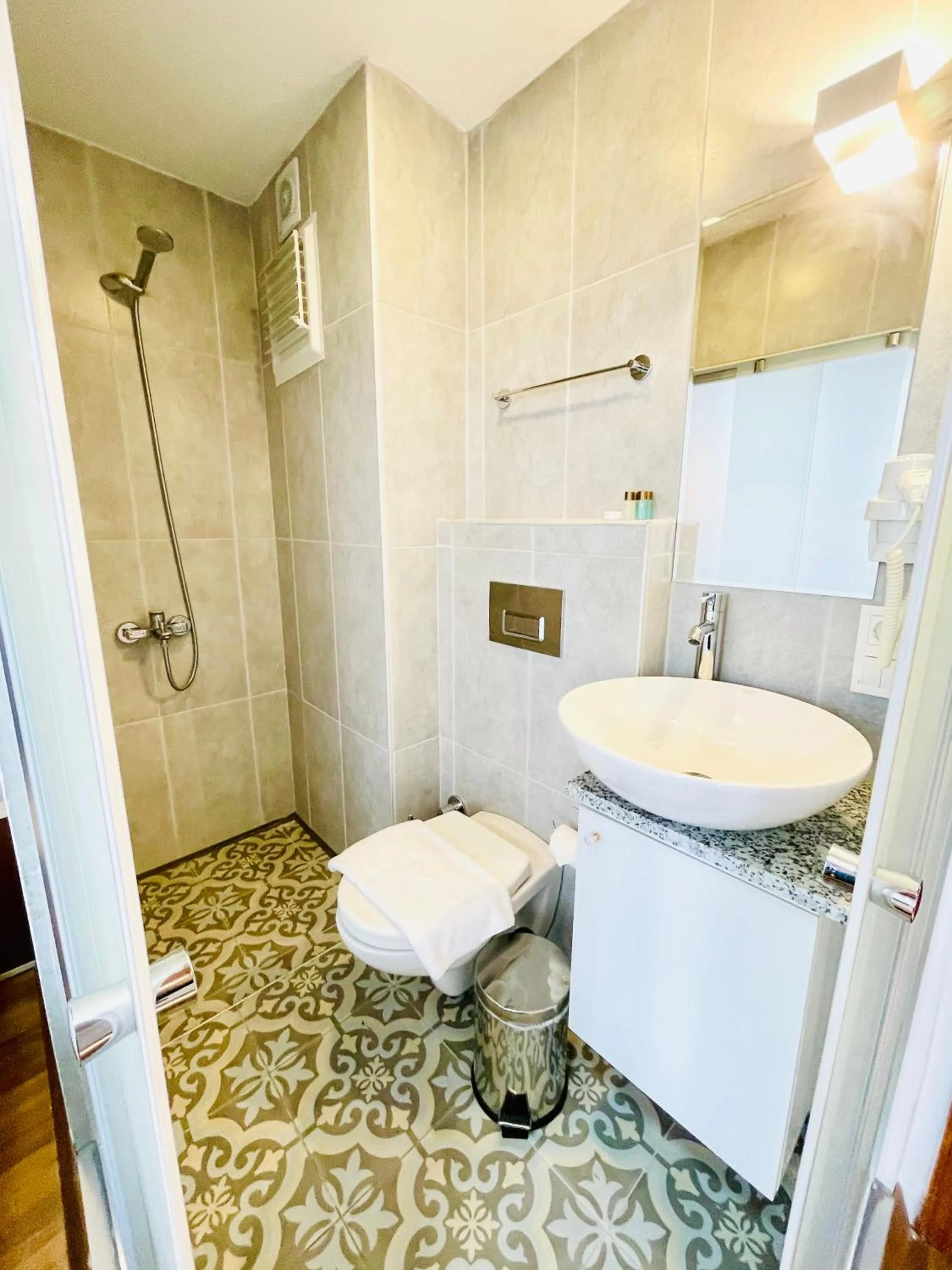 Bathroom in QONAQ HOTEL & SUITES