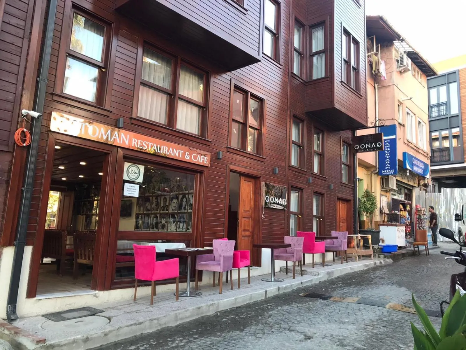 Property building in QONAQ HOTEL & SUITES