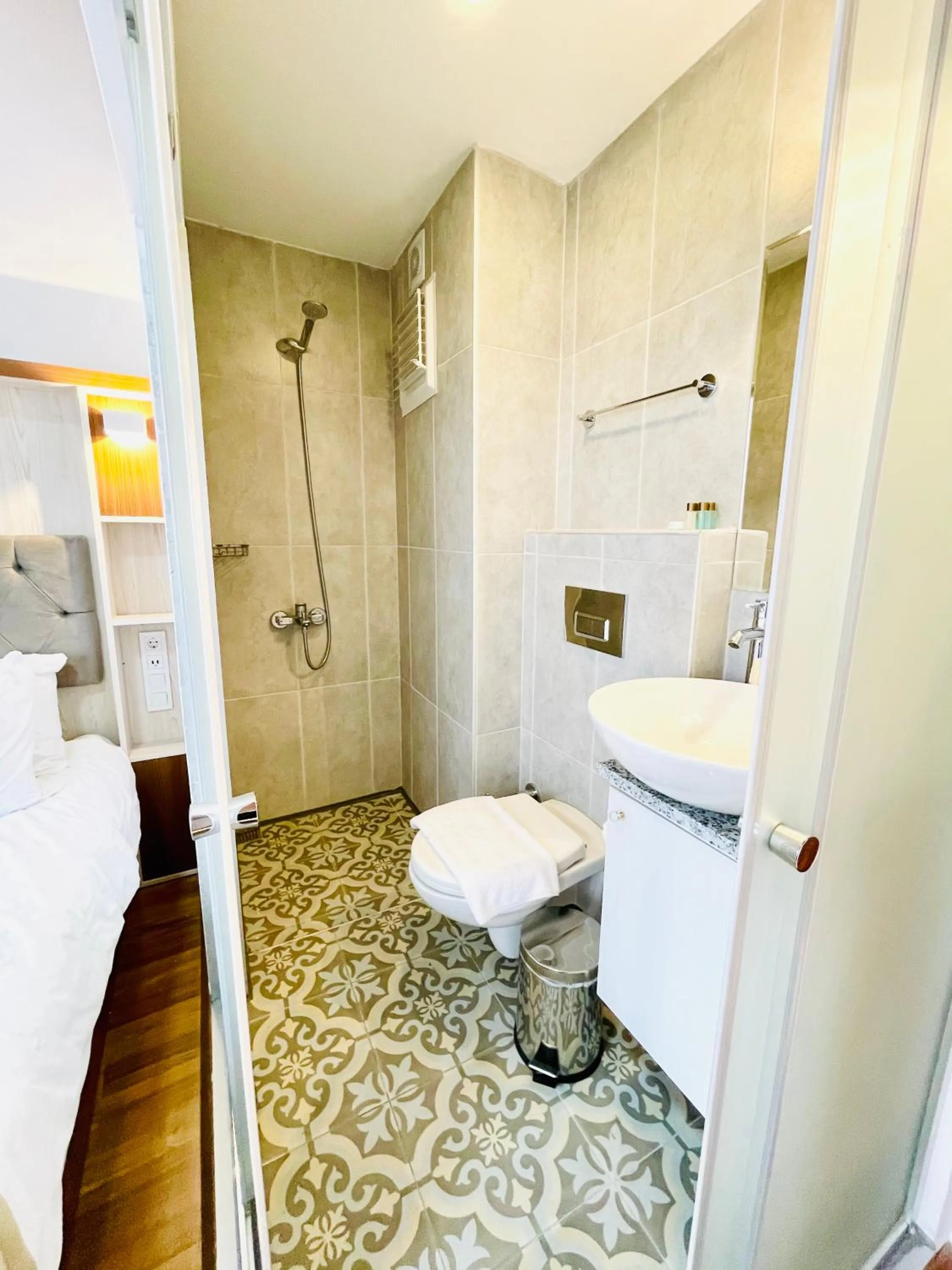 Bathroom in QONAQ HOTEL & SUITES