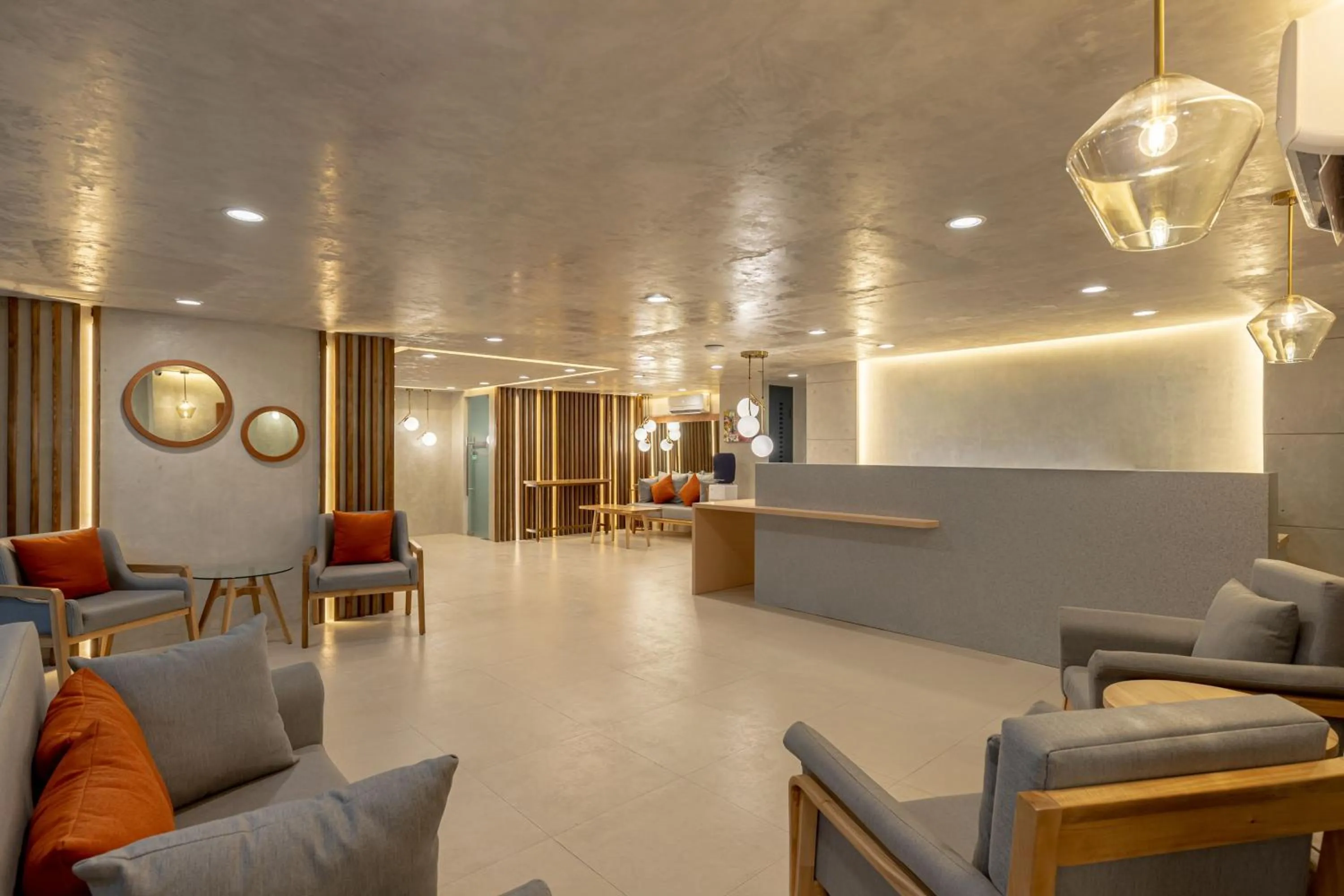 Lobby or reception in iHotel Uptown BGC