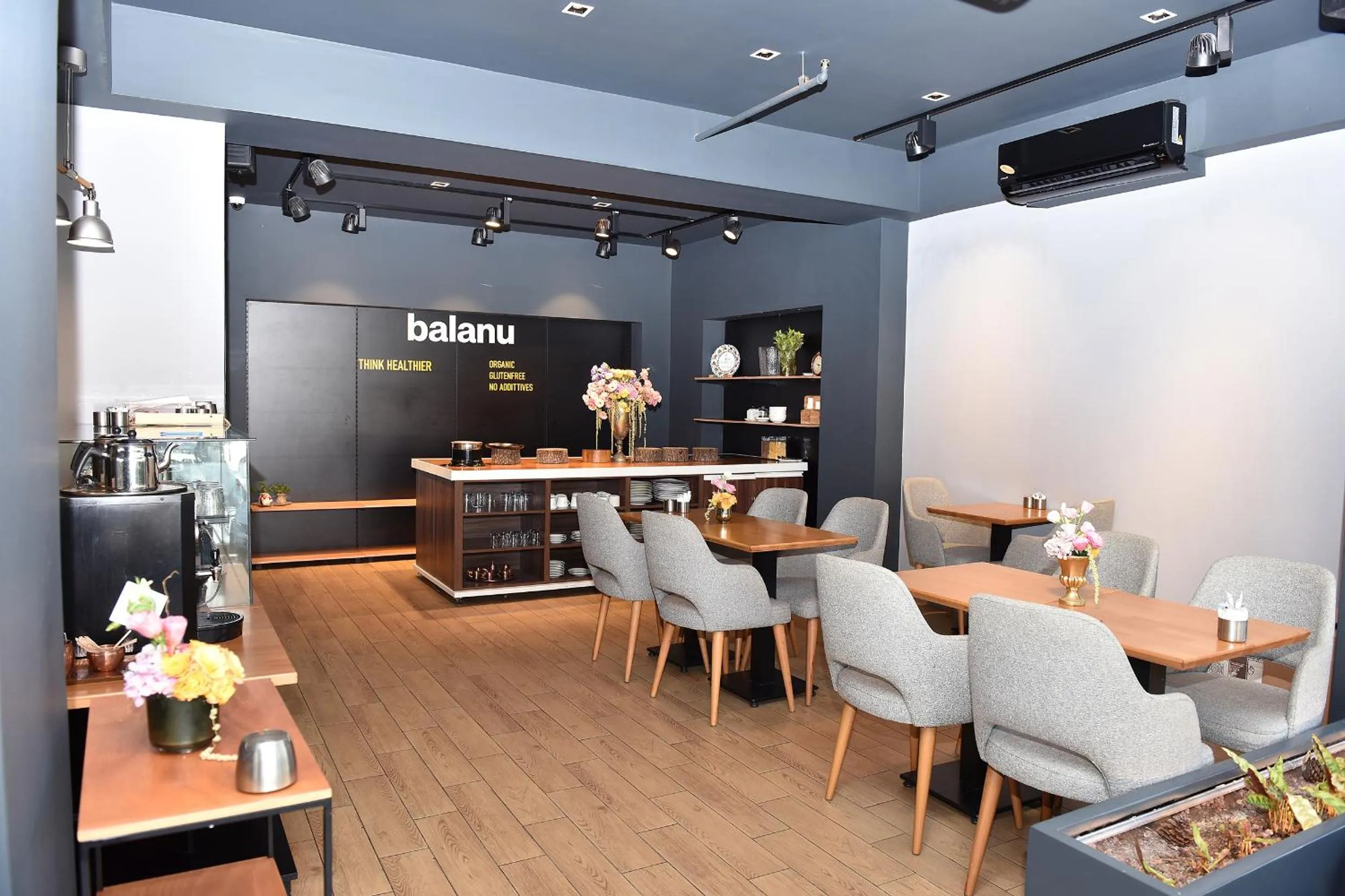 Restaurant/places to eat in Levent Lavandula Hotel