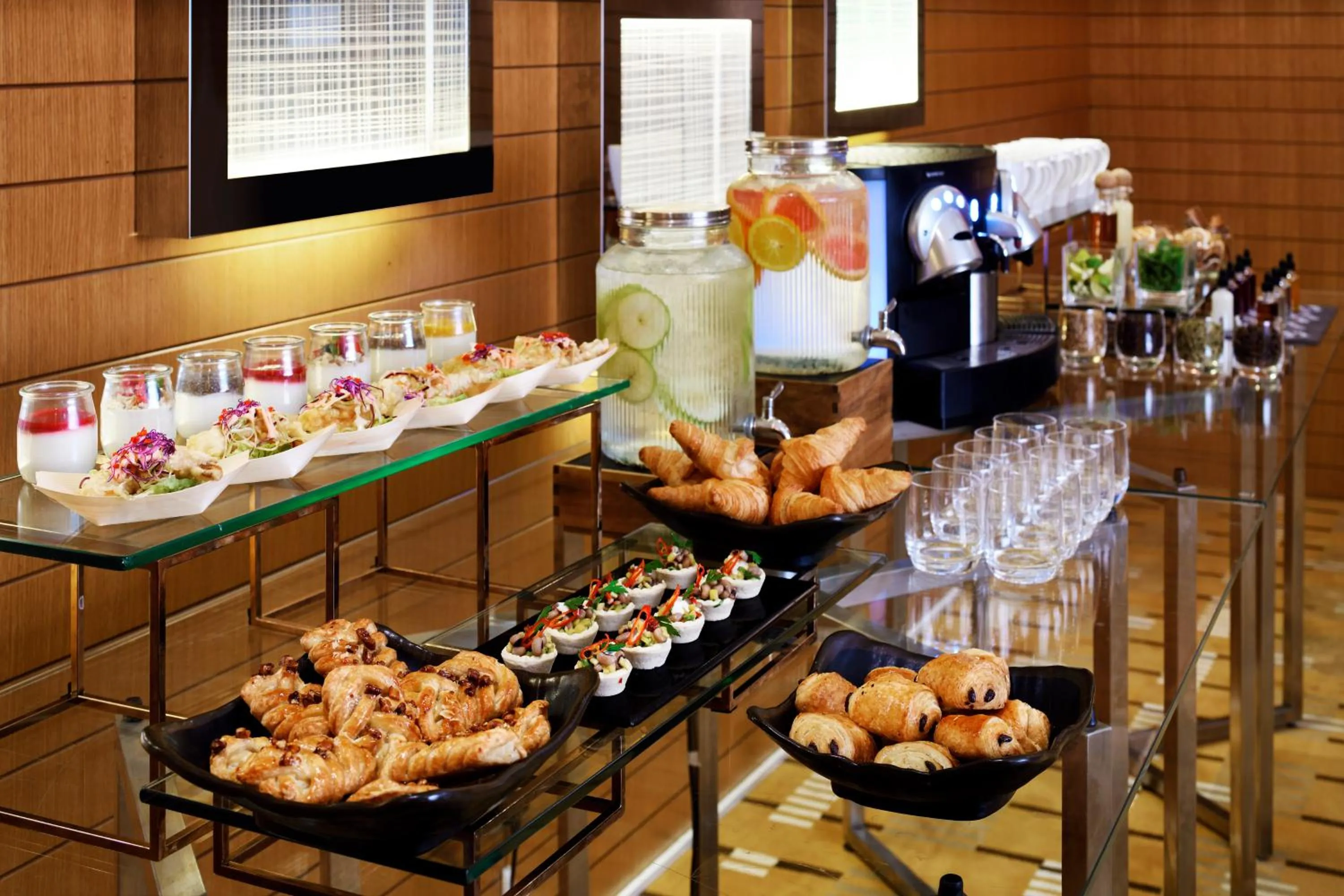 Food and drinks in Novotel Dubai Al Barsha