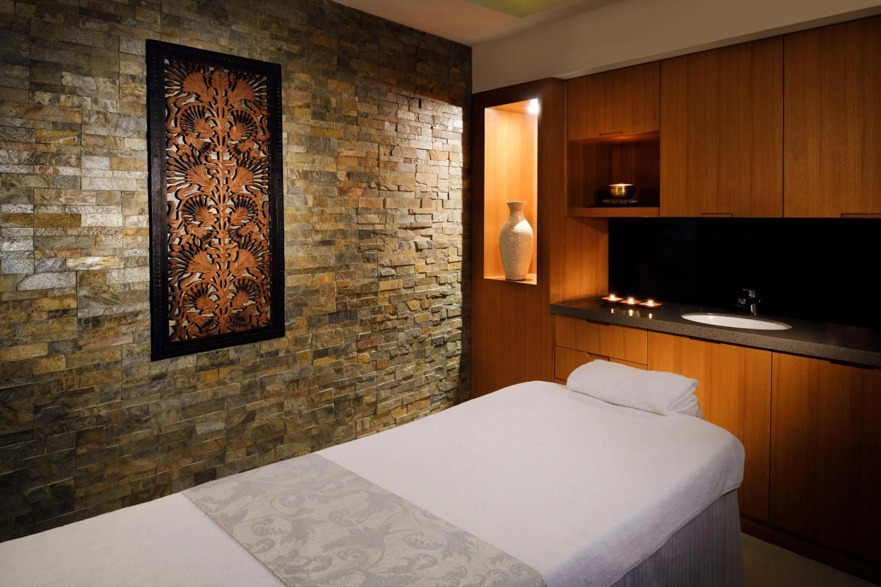 Massage, Bed in Novotel Dubai Al Barsha