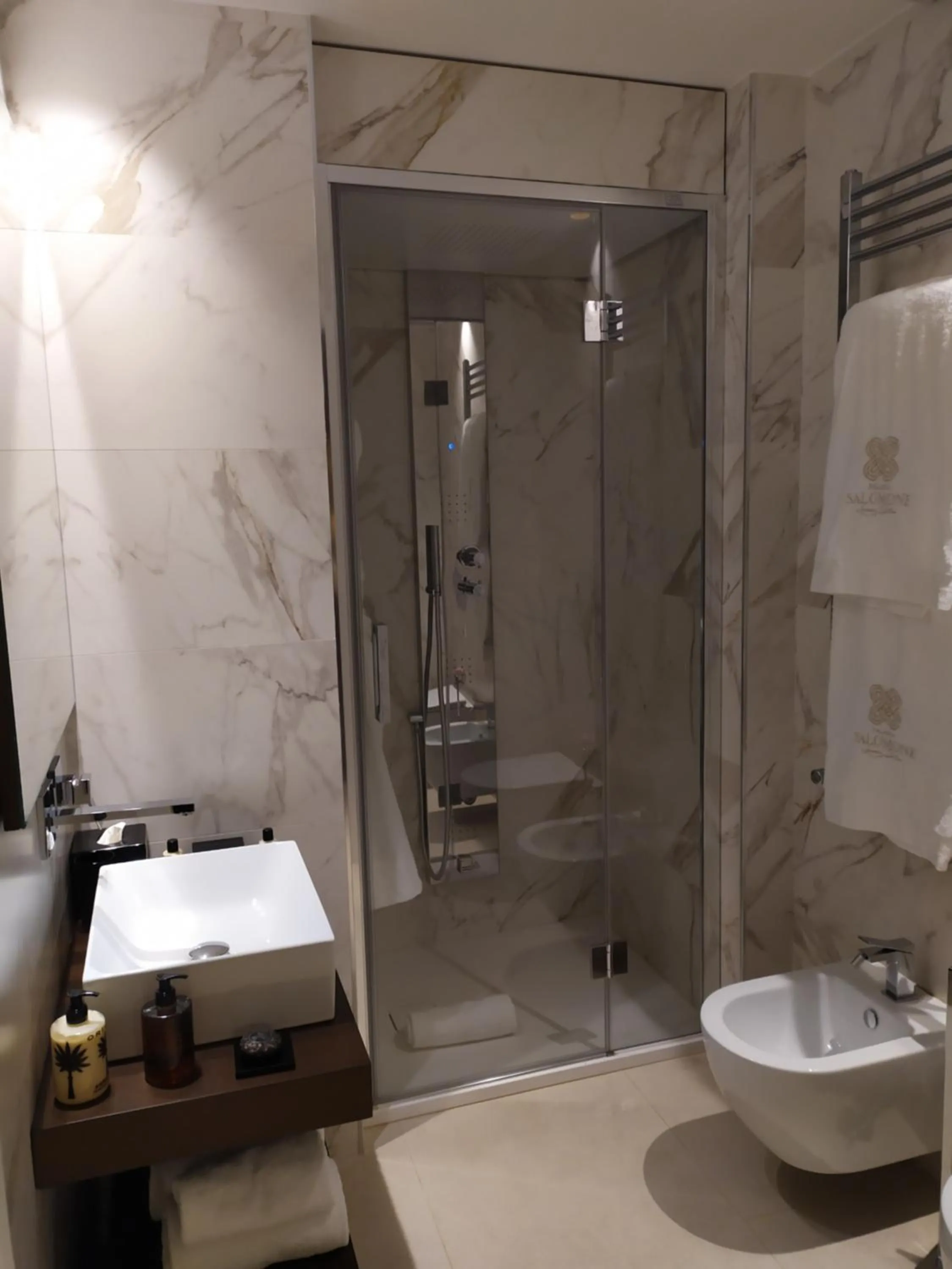 Bathroom in Palazzo Salomone