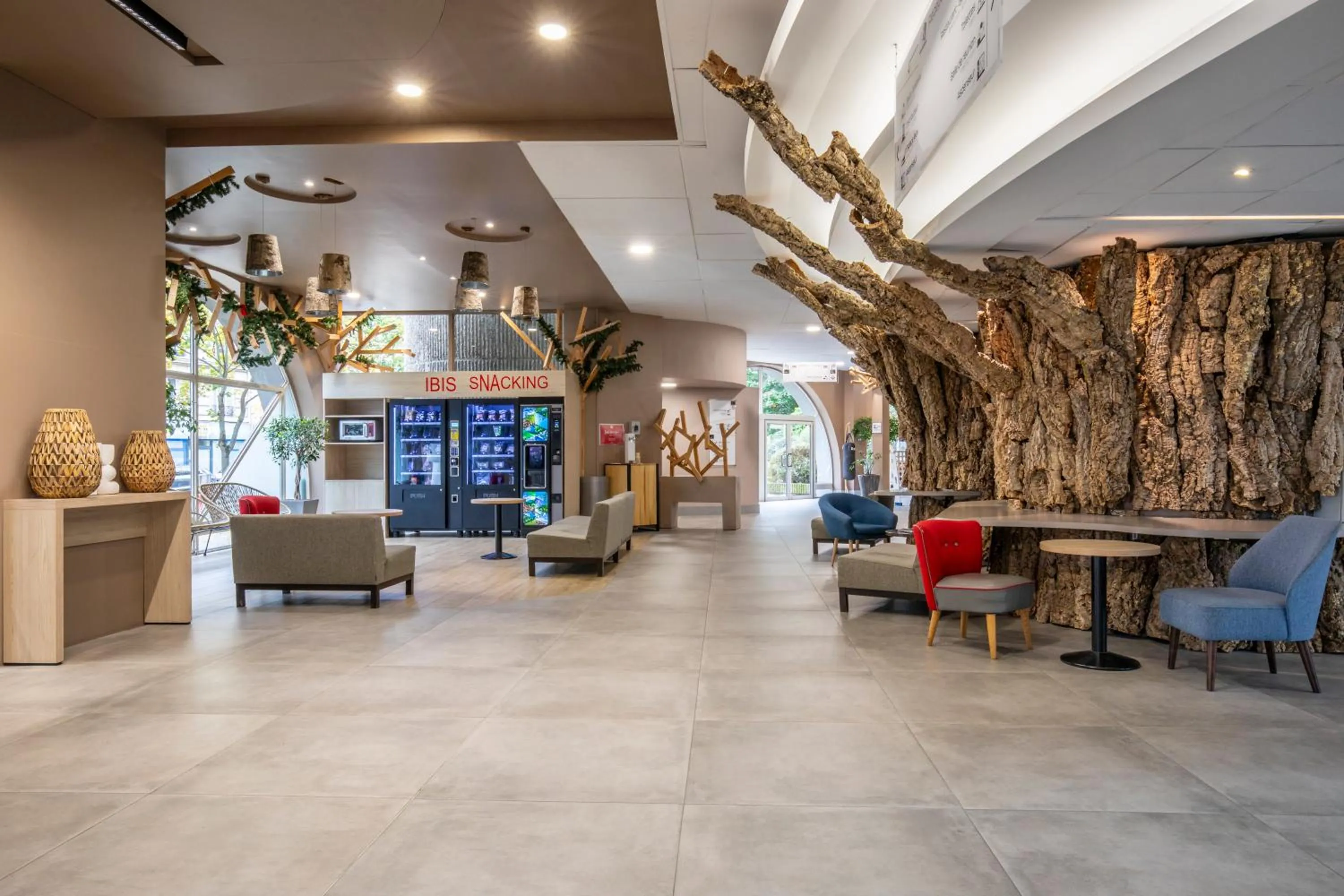 Lobby or reception in Ibis Paris Tour Eiffel Cambronne 15ème