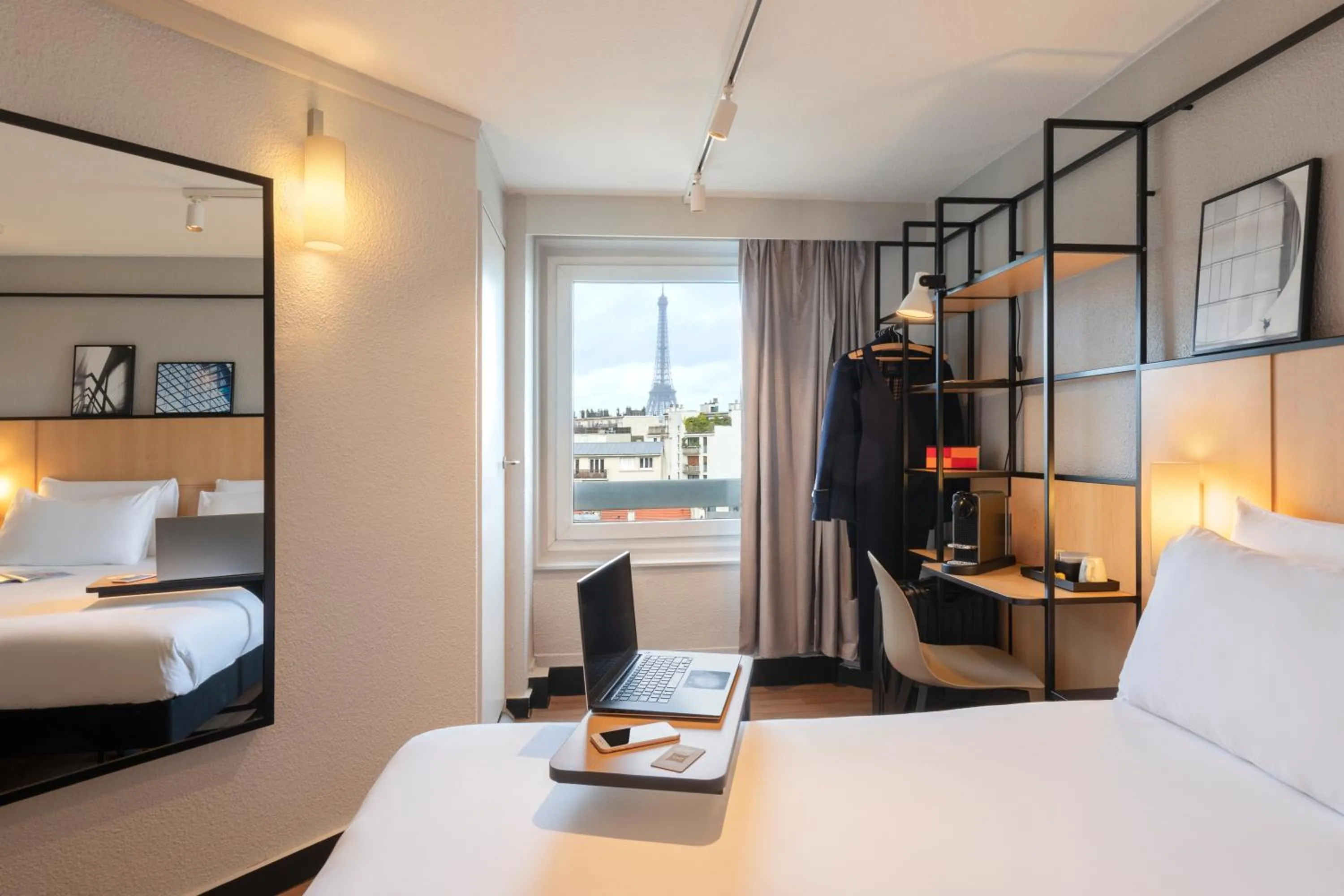 Photo of the whole room, Bed in Ibis Paris Tour Eiffel Cambronne 15ème