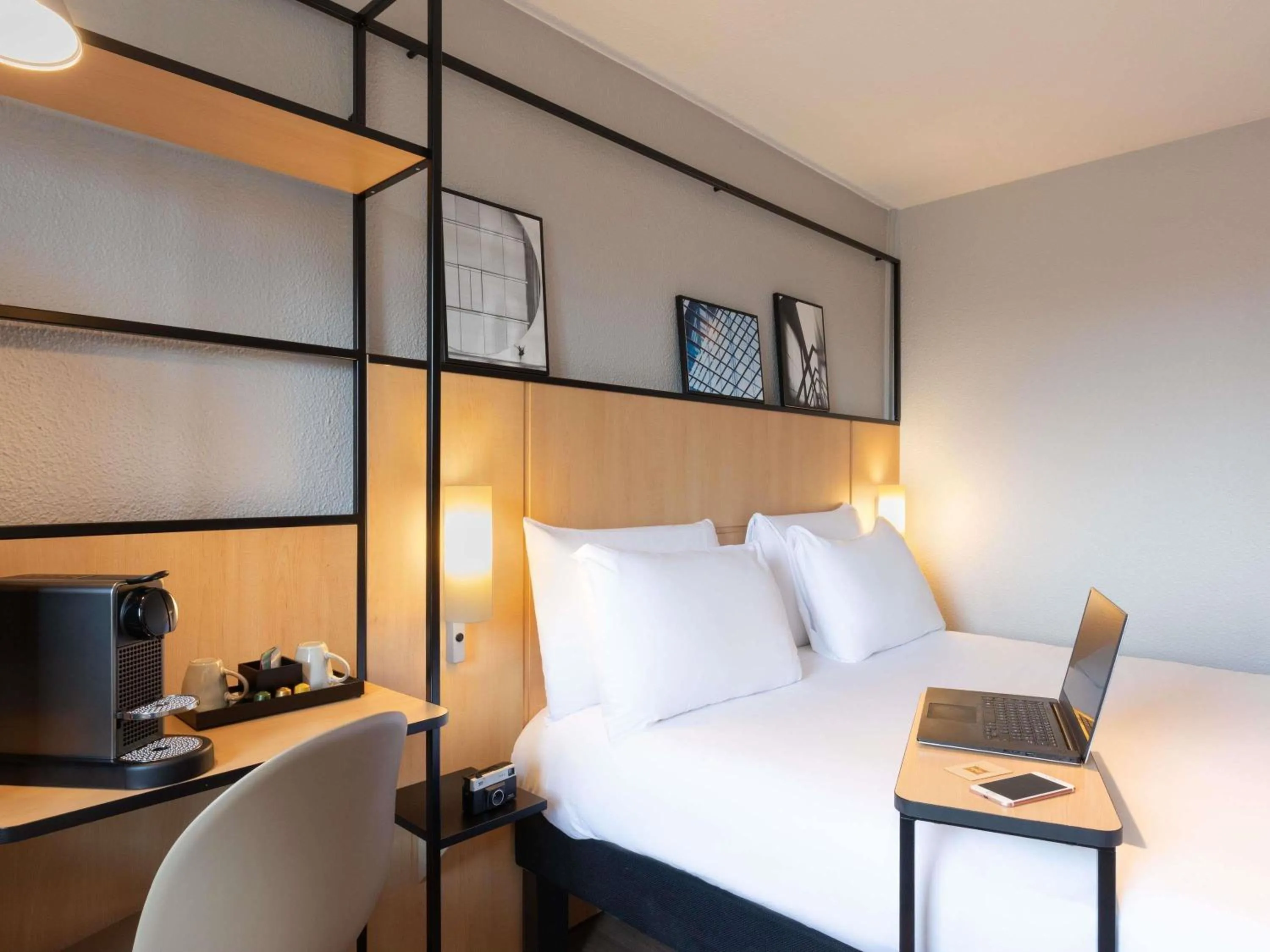 Bedroom, Bed in Ibis Paris Tour Eiffel Cambronne 15ème