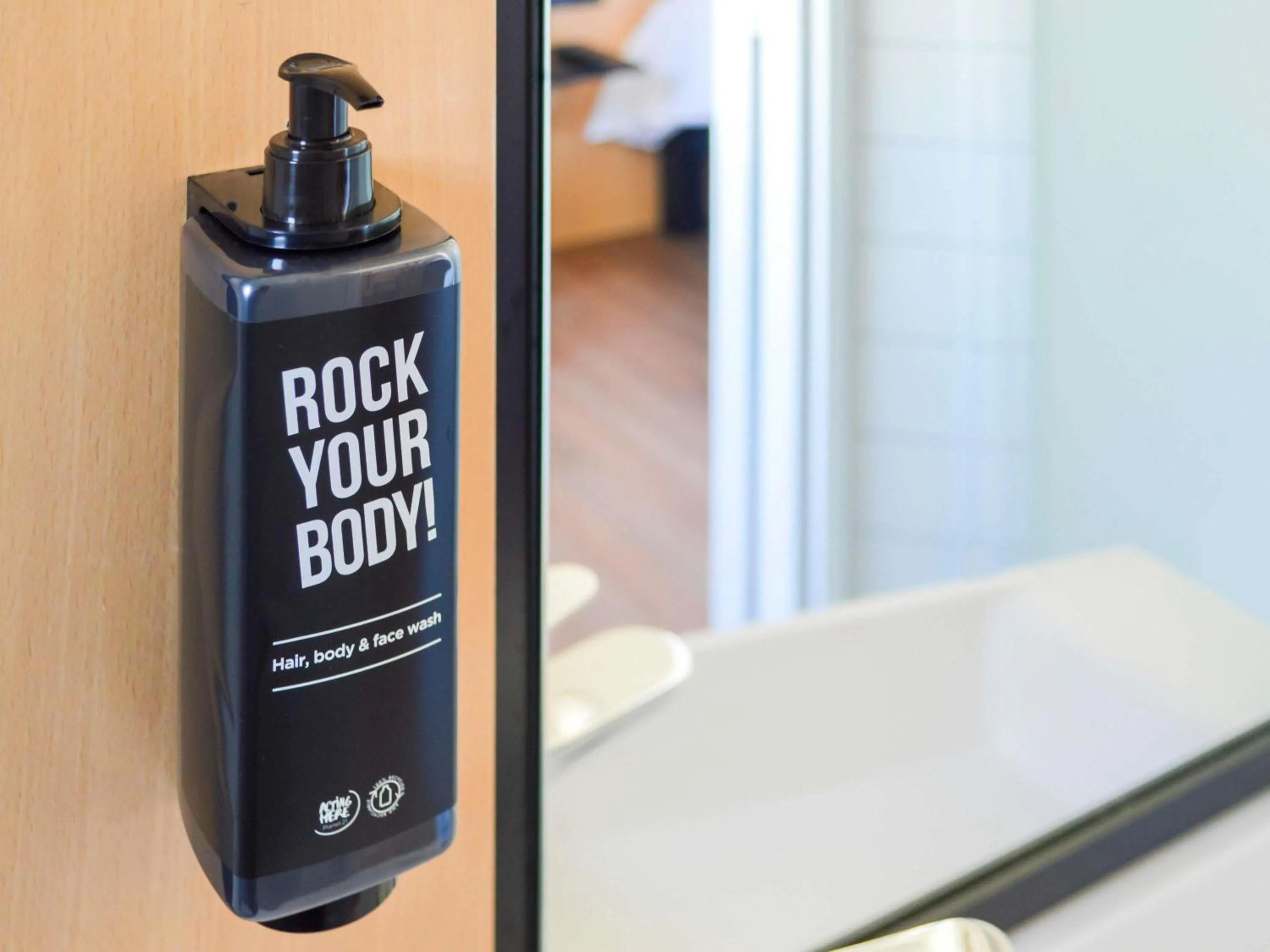 Bedroom, Bed in Ibis Paris Tour Eiffel Cambronne 15ème