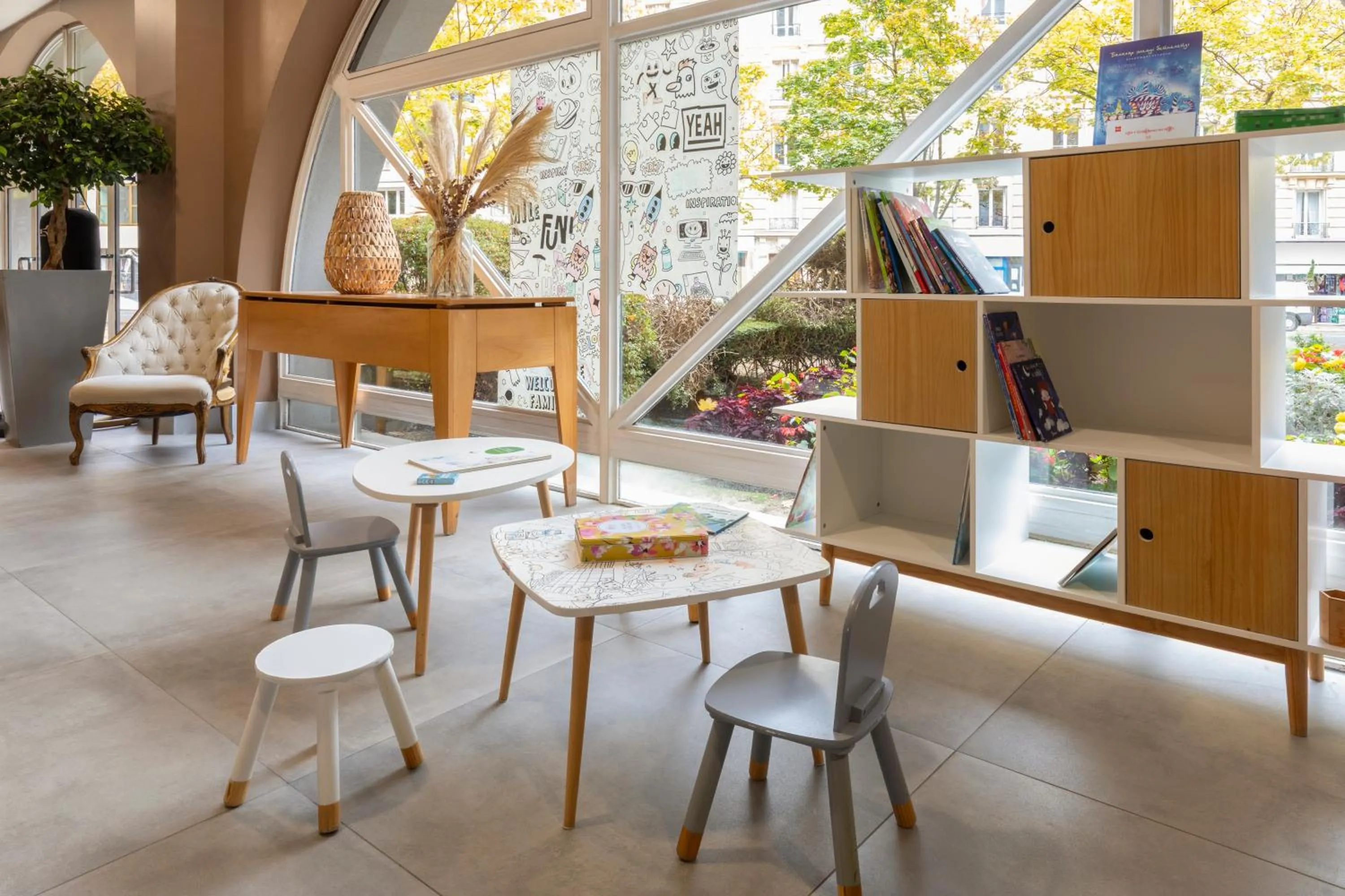 children in Ibis Paris Tour Eiffel Cambronne 15ème