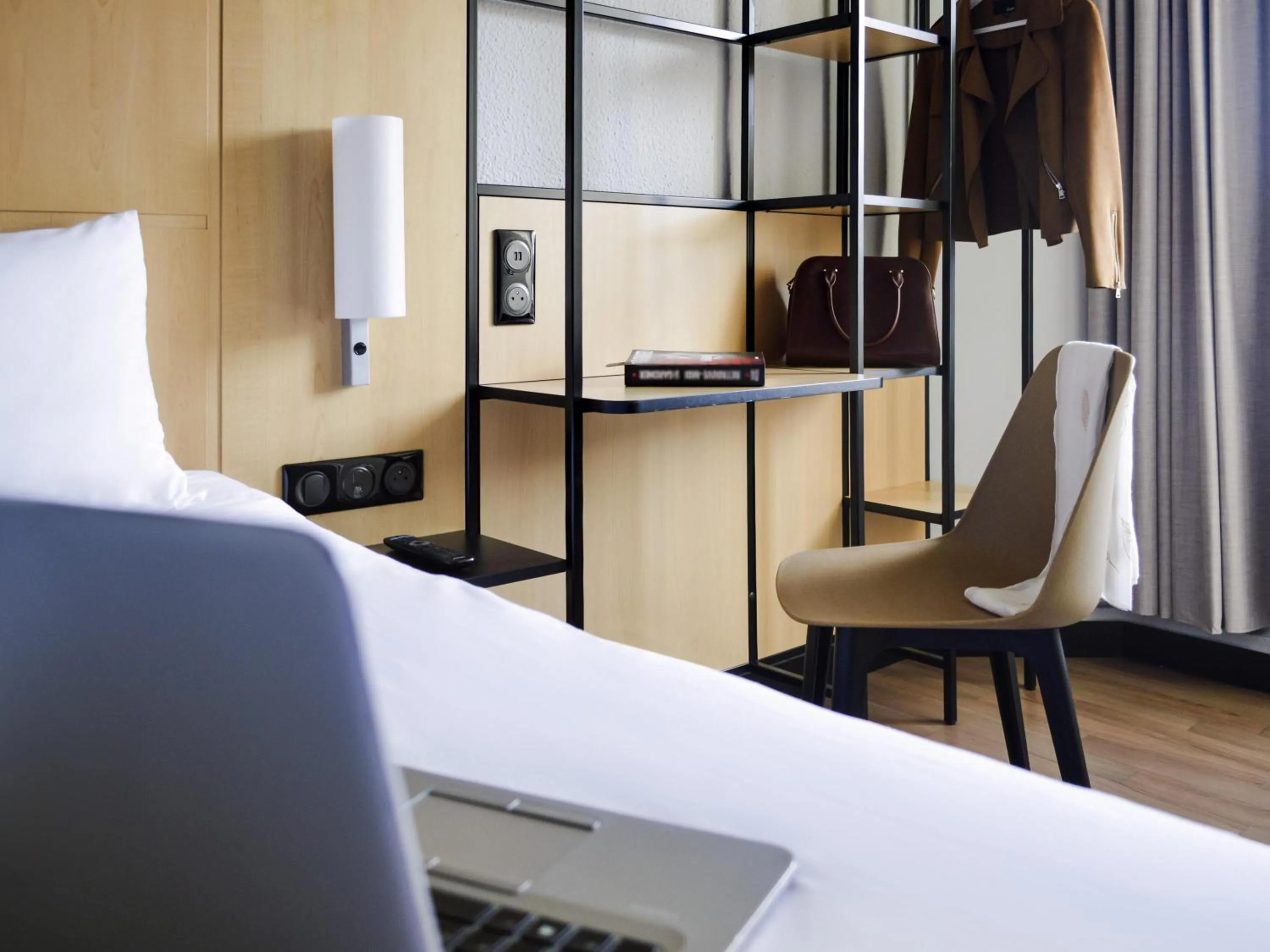 Bedroom, Bed in Ibis Paris Tour Eiffel Cambronne 15ème