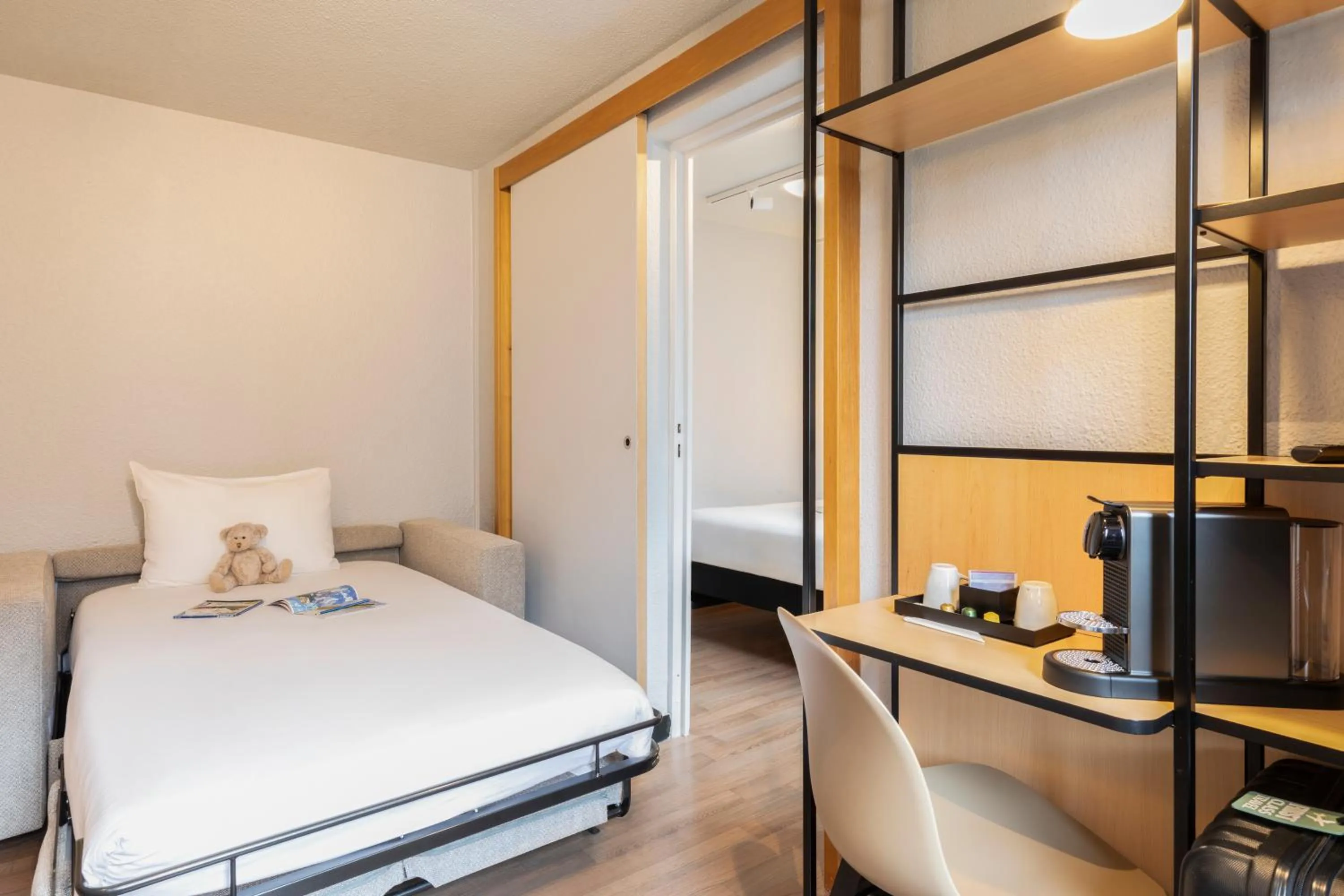 Bedroom, Bed in Ibis Paris Tour Eiffel Cambronne 15ème