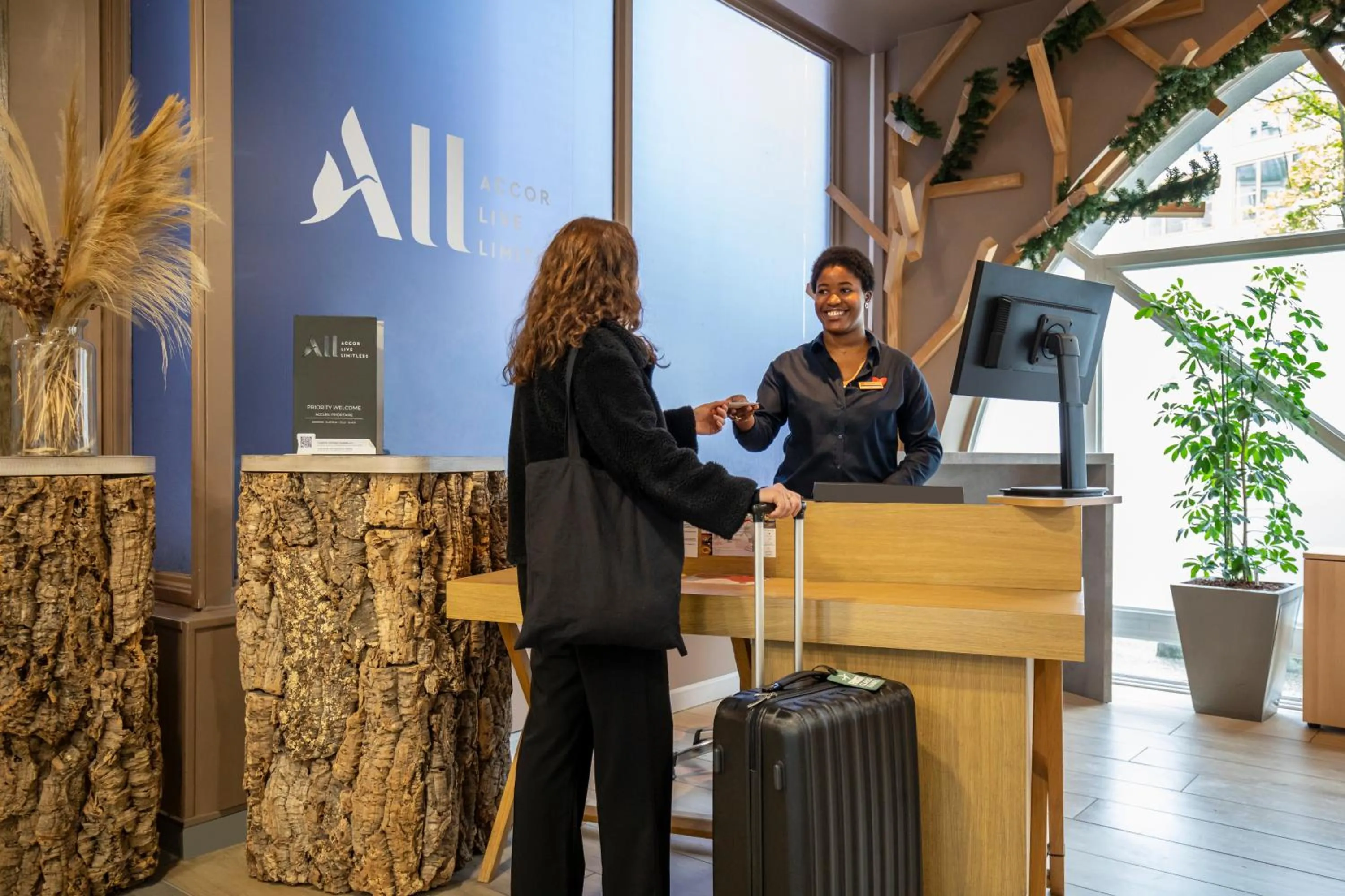 Lobby or reception in Ibis Paris Tour Eiffel Cambronne 15ème