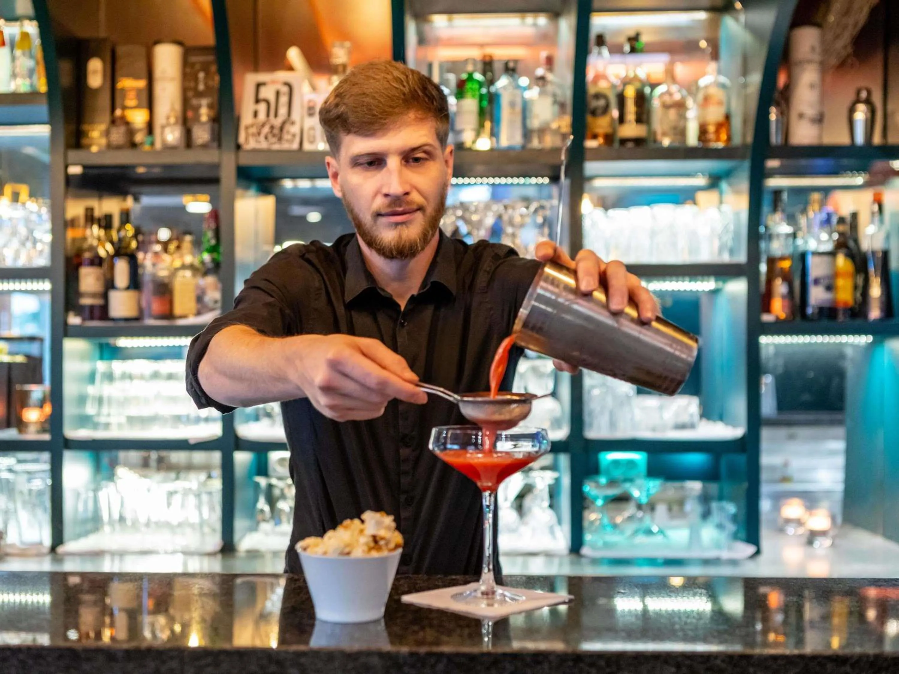 Lounge or bar in Ibis Paris Tour Eiffel Cambronne 15ème