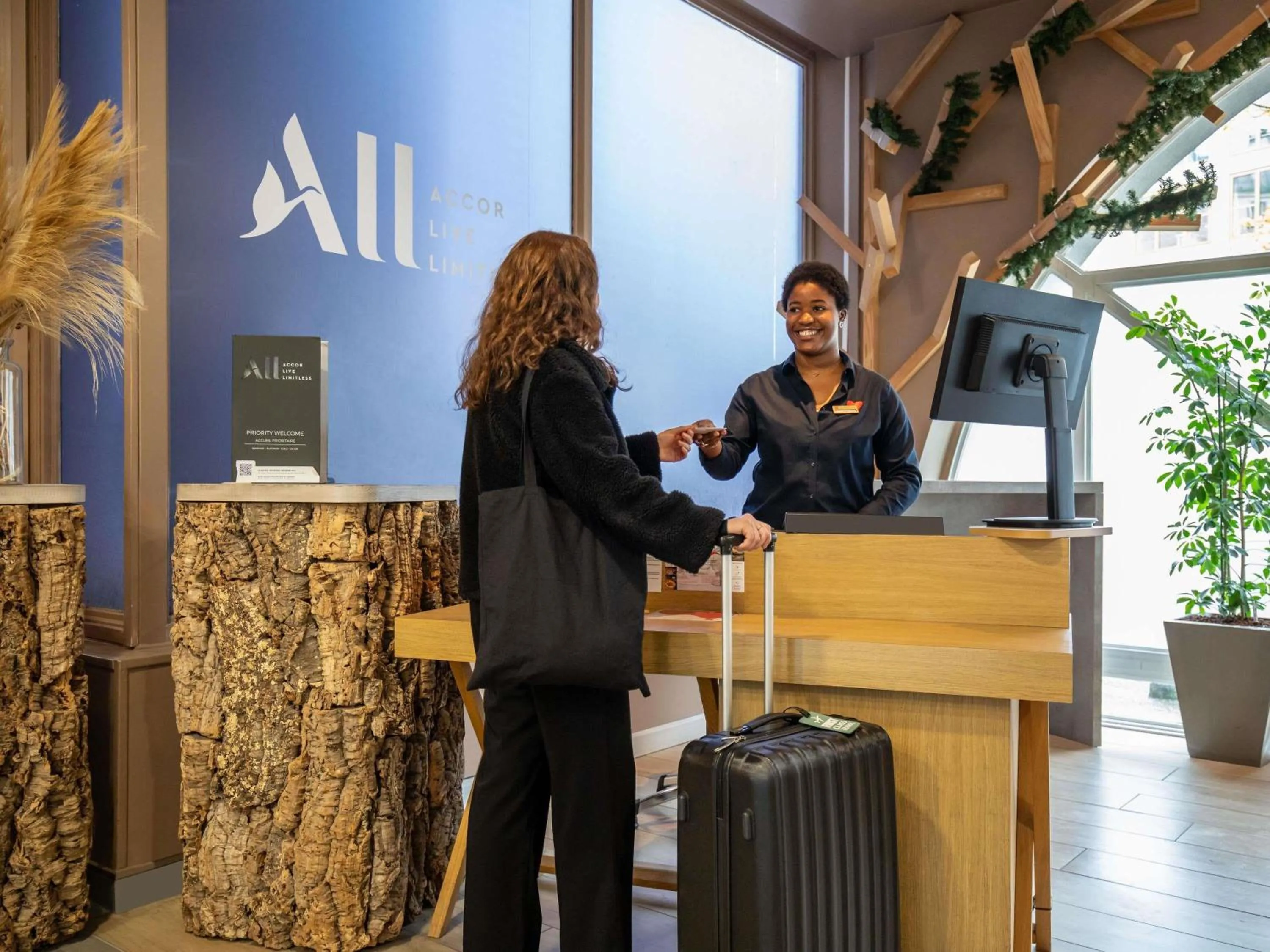 Lobby or reception in Ibis Paris Tour Eiffel Cambronne 15ème