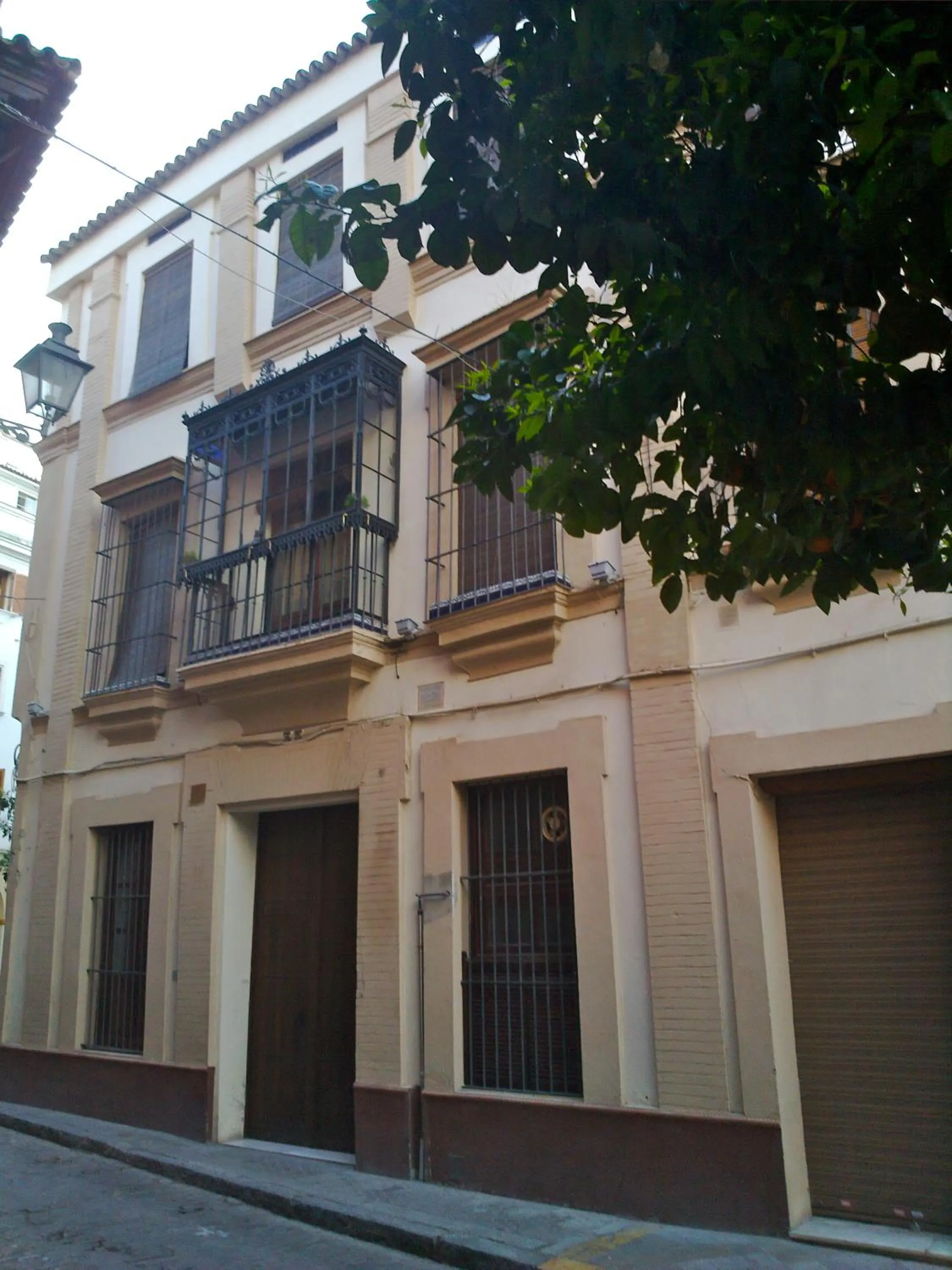 Facade/entrance in CSE Apartamentos Altamira