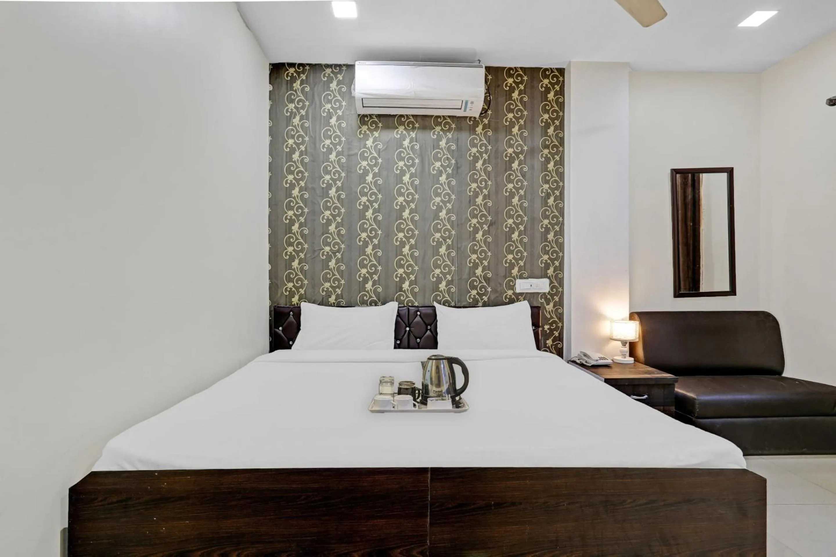 Bedroom, Bed in Hotel O Happy Stay