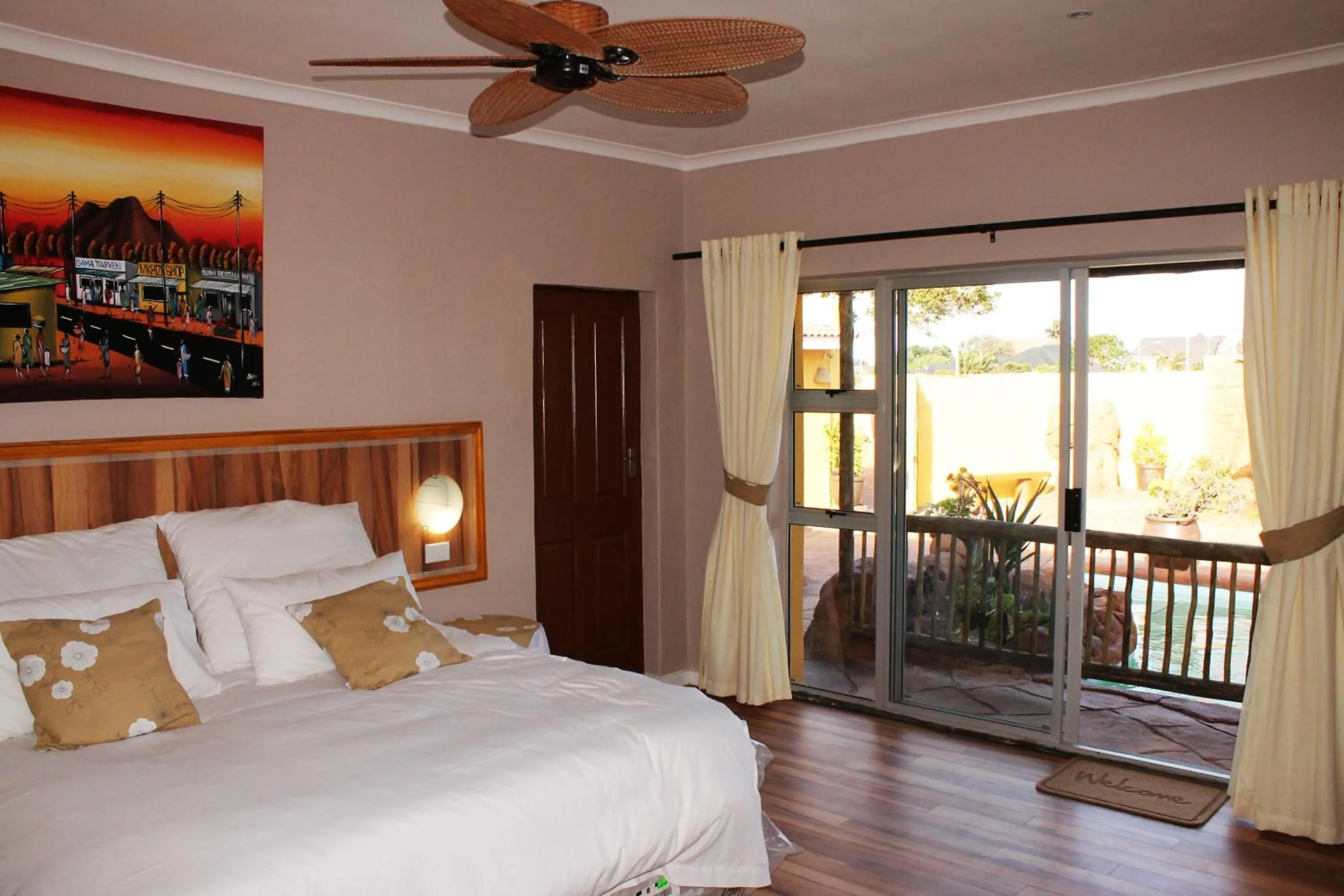 Bed in Flintstones Guest House Cape Town