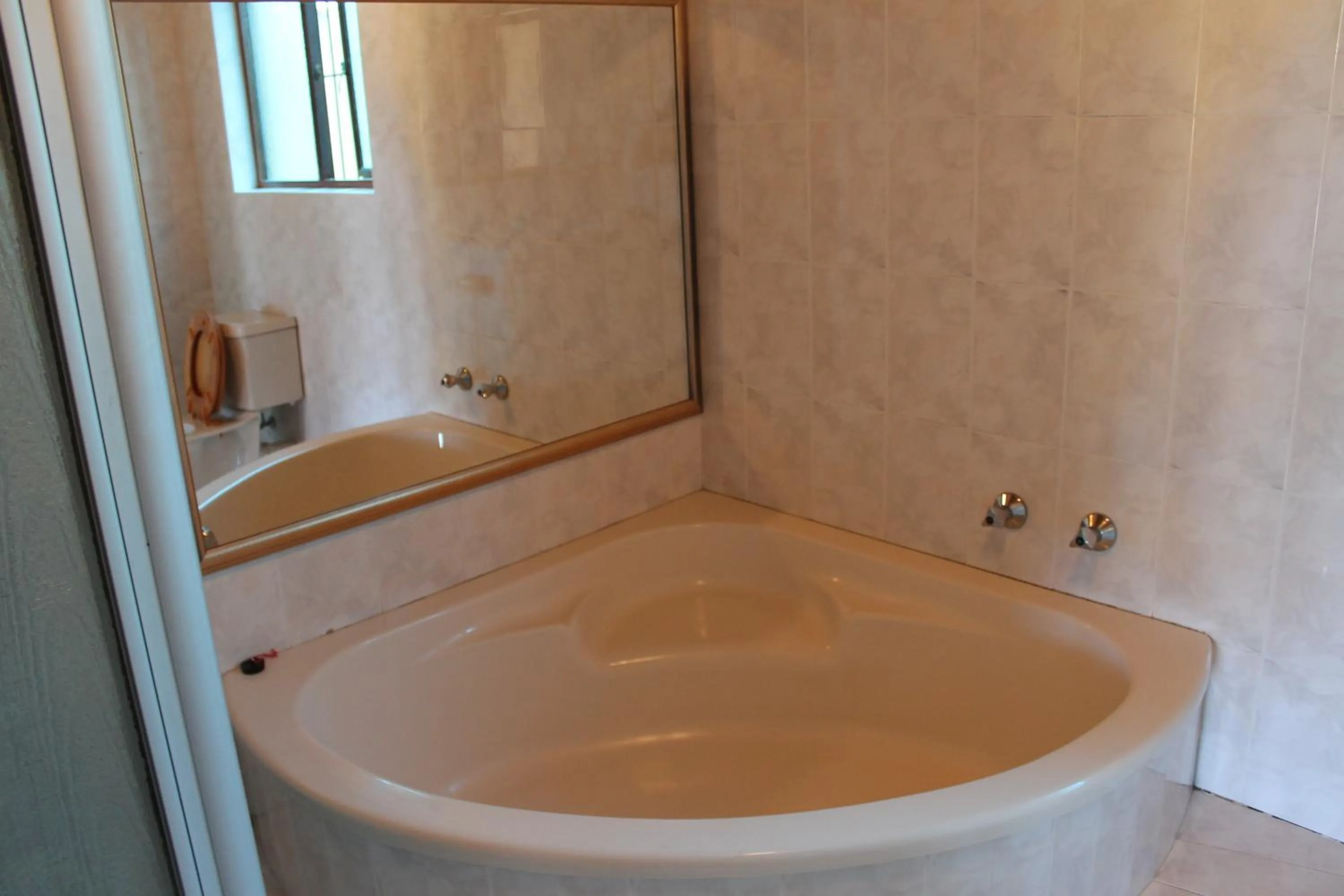 Bathroom in Flintstones Guest House Cape Town