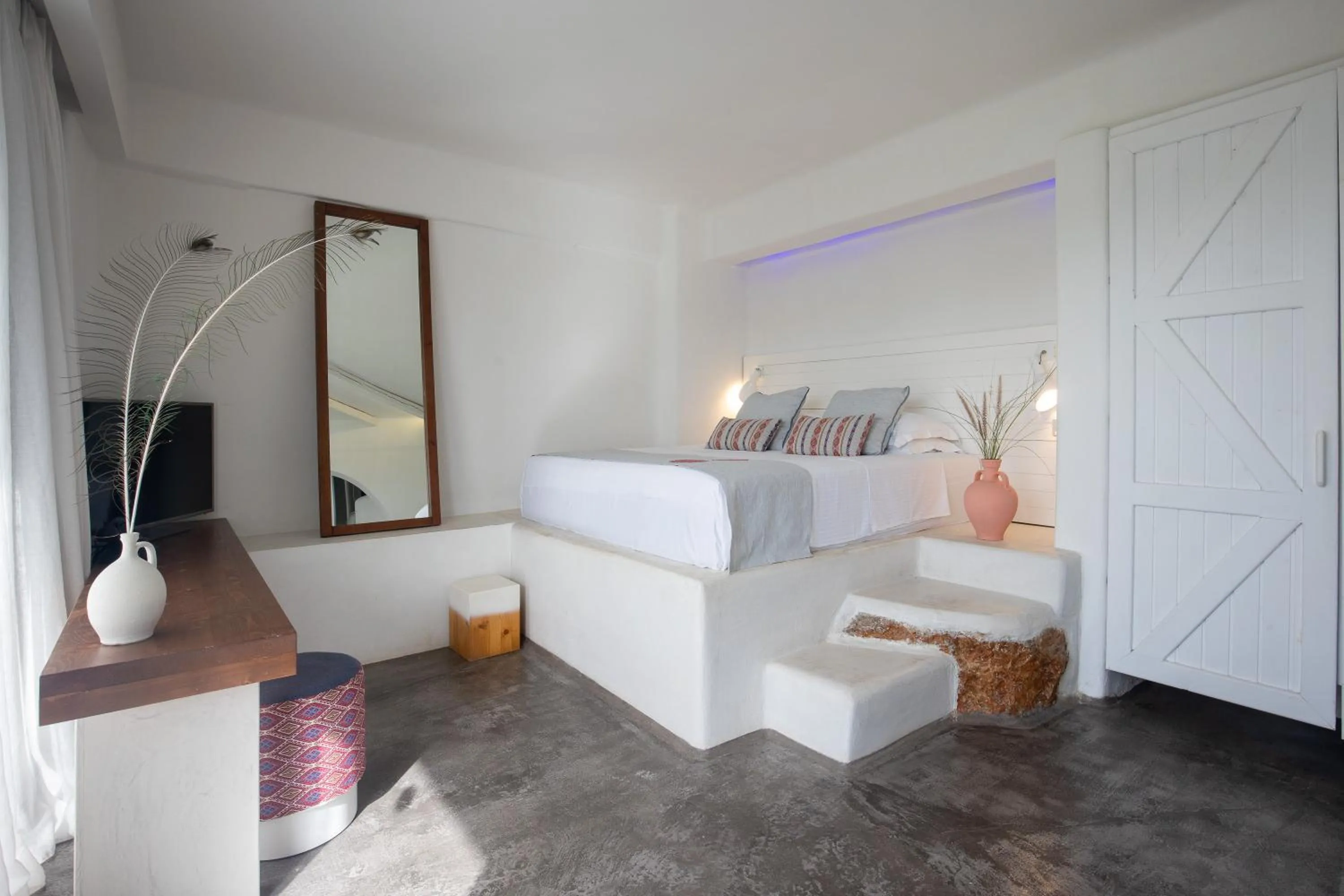 Bedroom, Bed in Kouros Exclusive Hotel & Suites - Adults Only