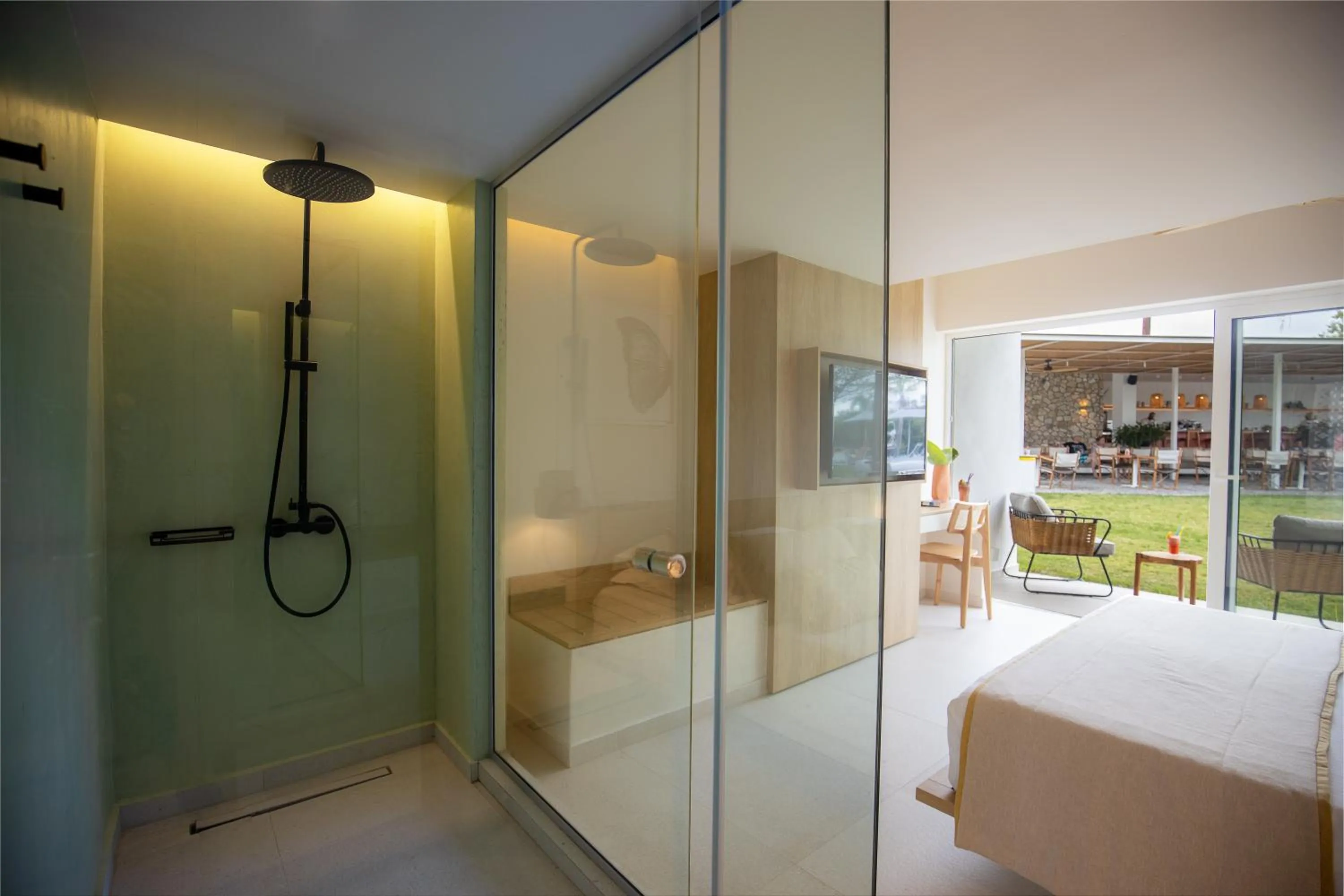 Shower, Bed in Kouros Exclusive Hotel & Suites - Adults Only