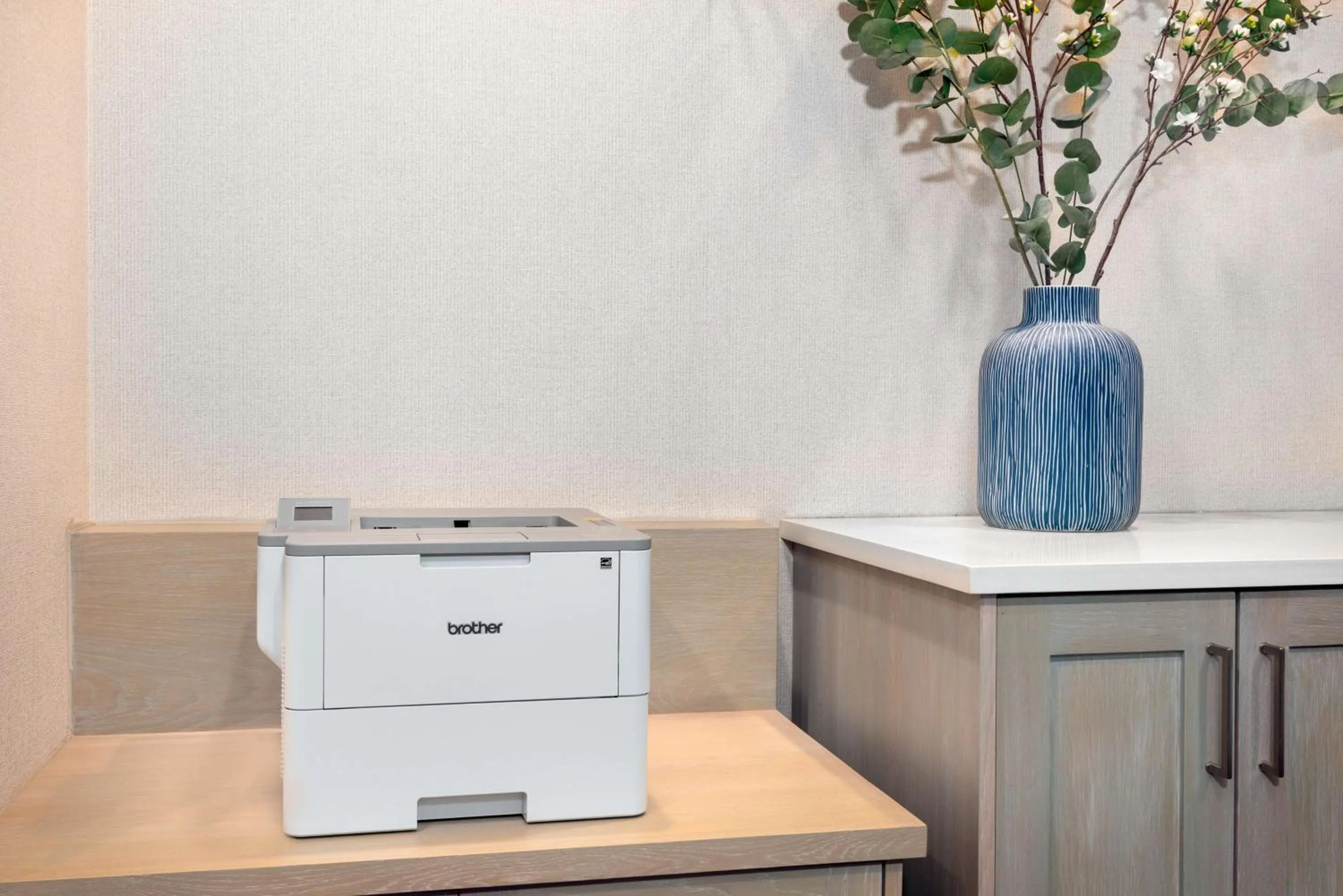 Lobby or reception in Hampton Inn Hartford Airport