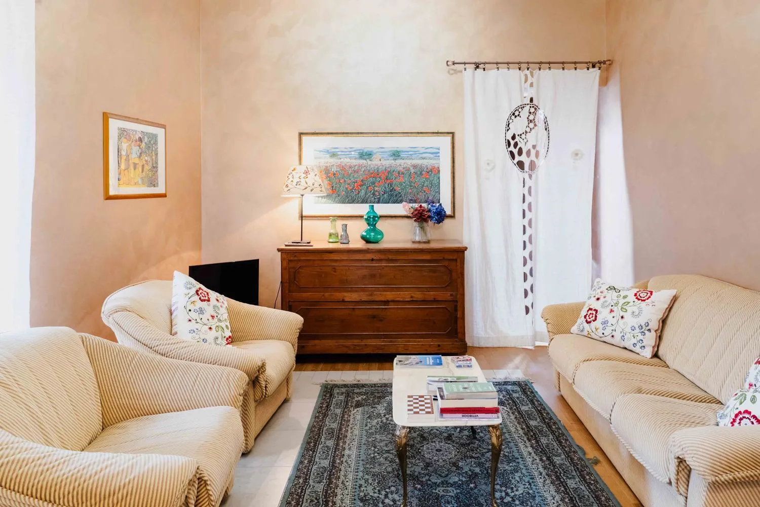 Communal lounge/ TV room in B&B La Casa Di Tocco