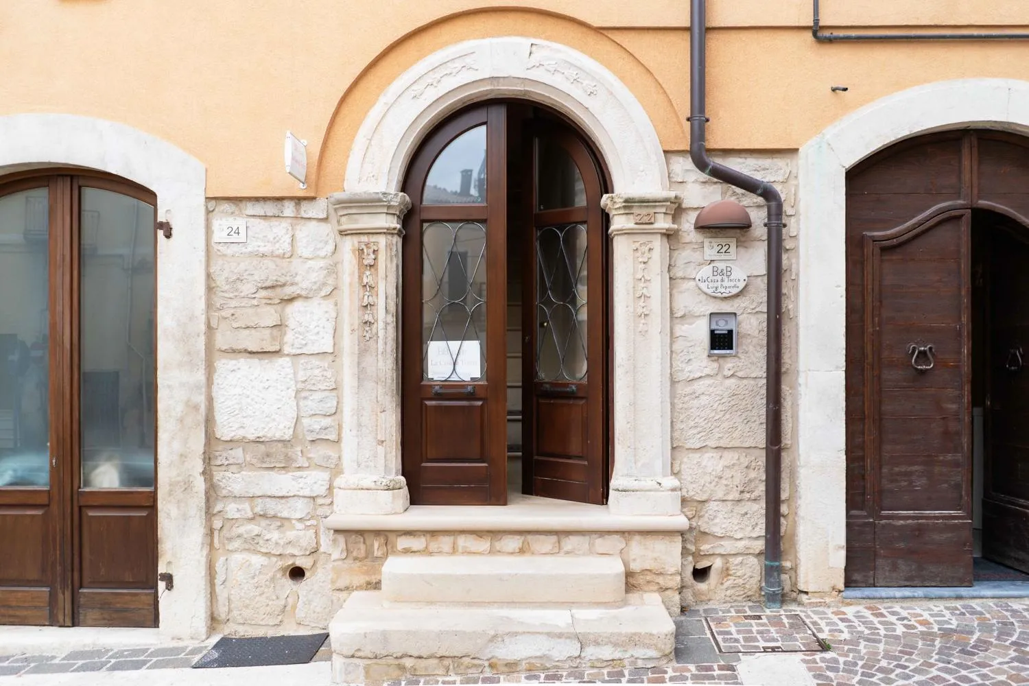 Facade/entrance in B&B La Casa Di Tocco