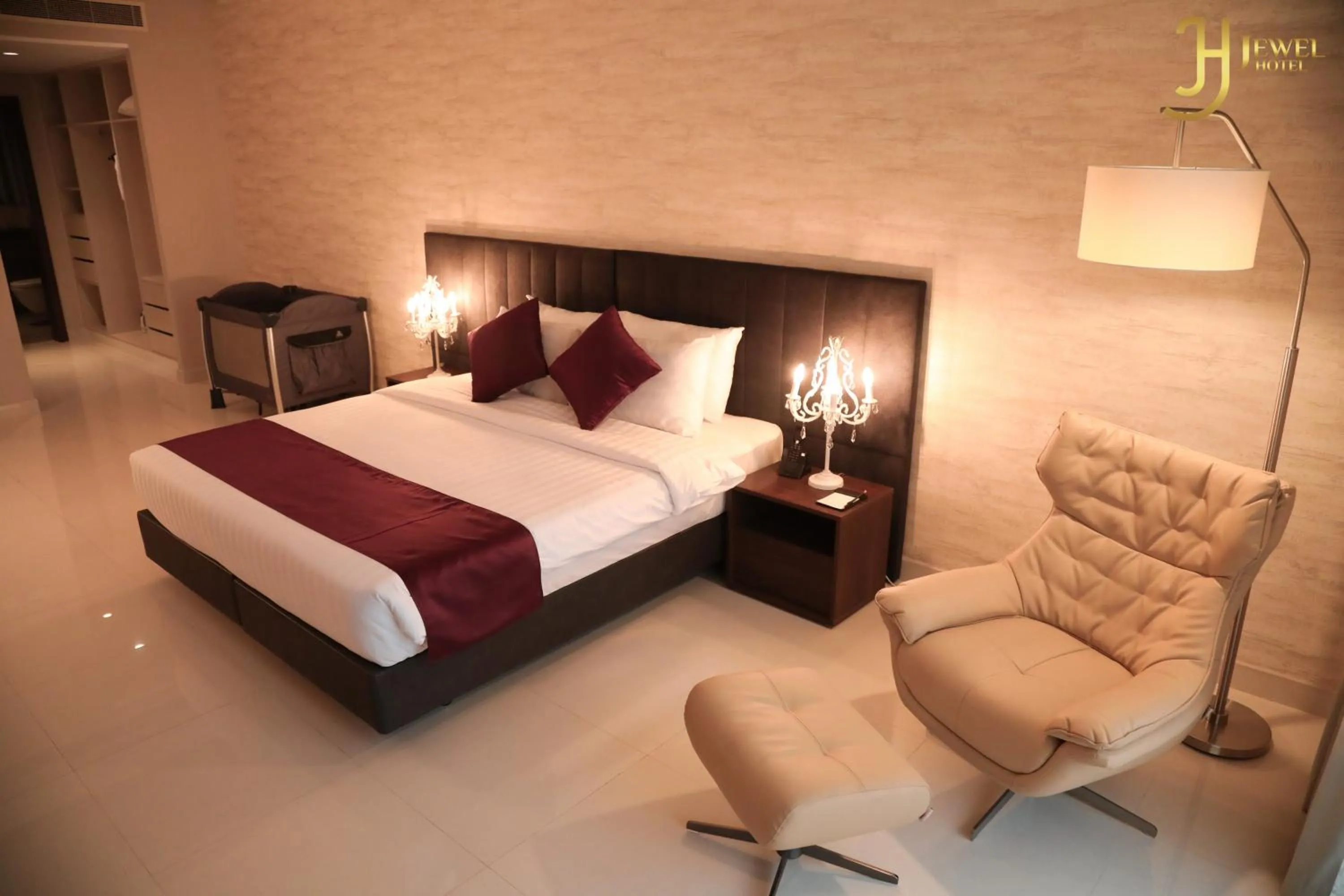 Bedroom, Bed in Sunday Luxury Downtown Adliya Formerly Jewel Hotel