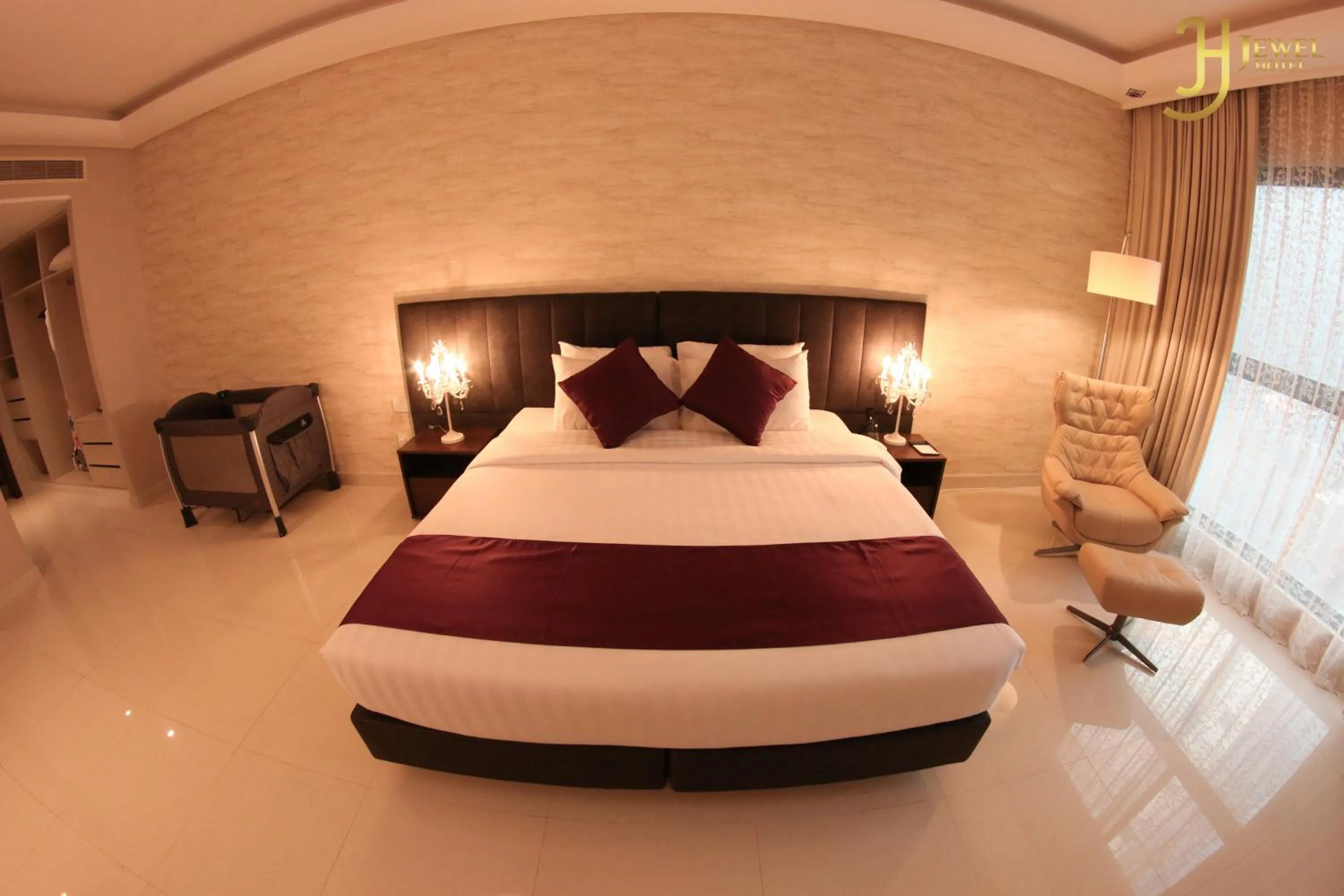 Bedroom, Bed in Sunday Luxury Downtown Adliya Formerly Jewel Hotel