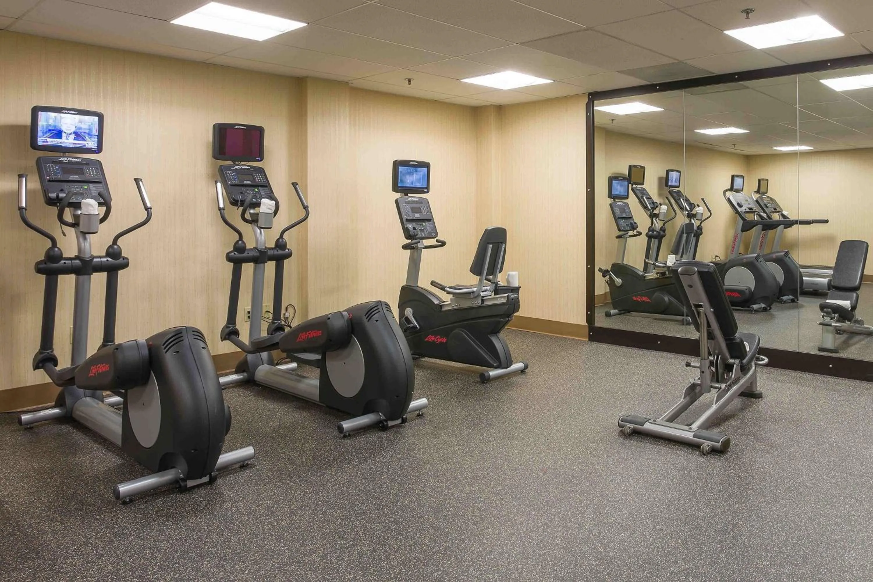 Fitness centre/facilities in Courtyard Culver City Los Angeles