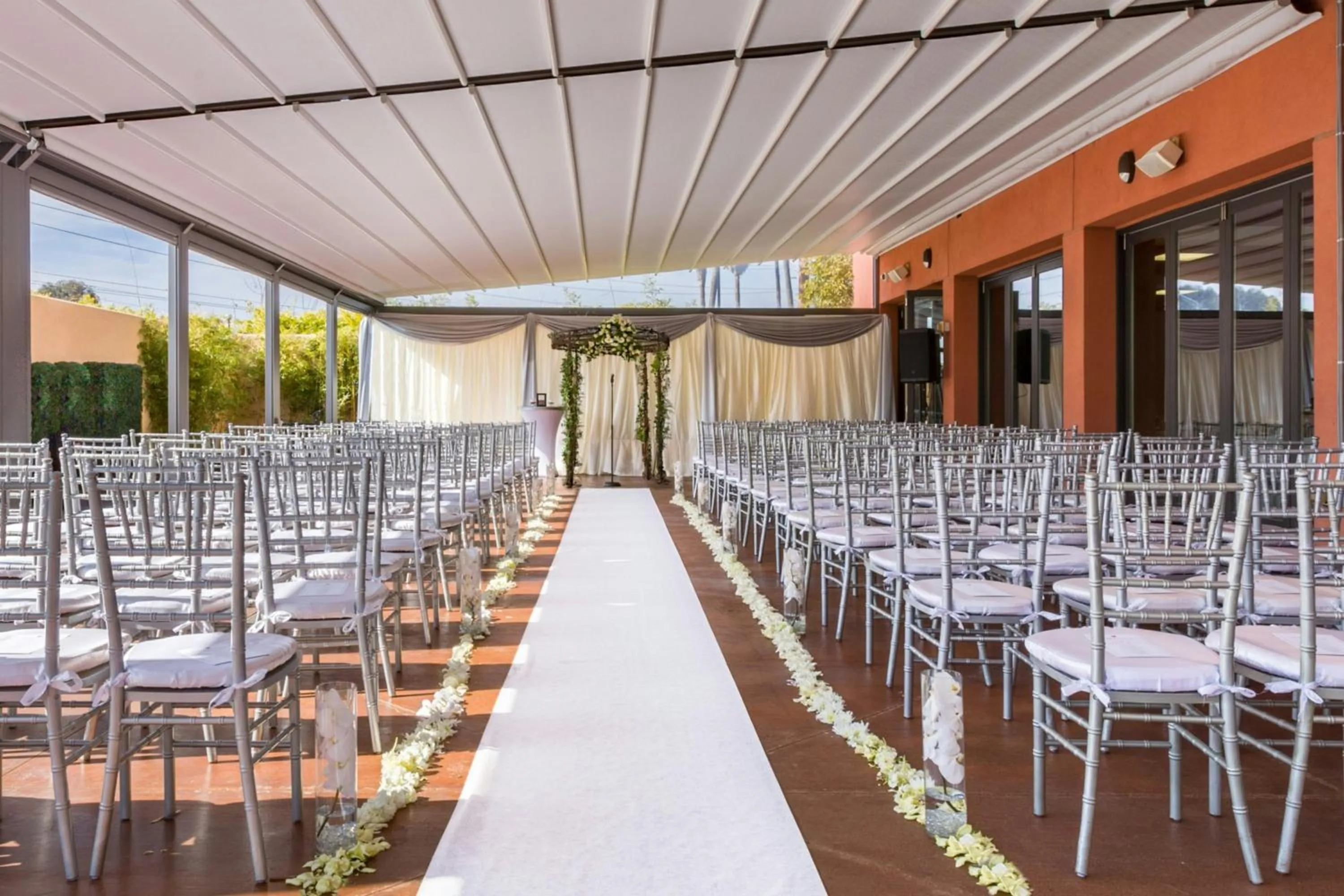 Banquet/Function facilities in Courtyard Culver City Los Angeles