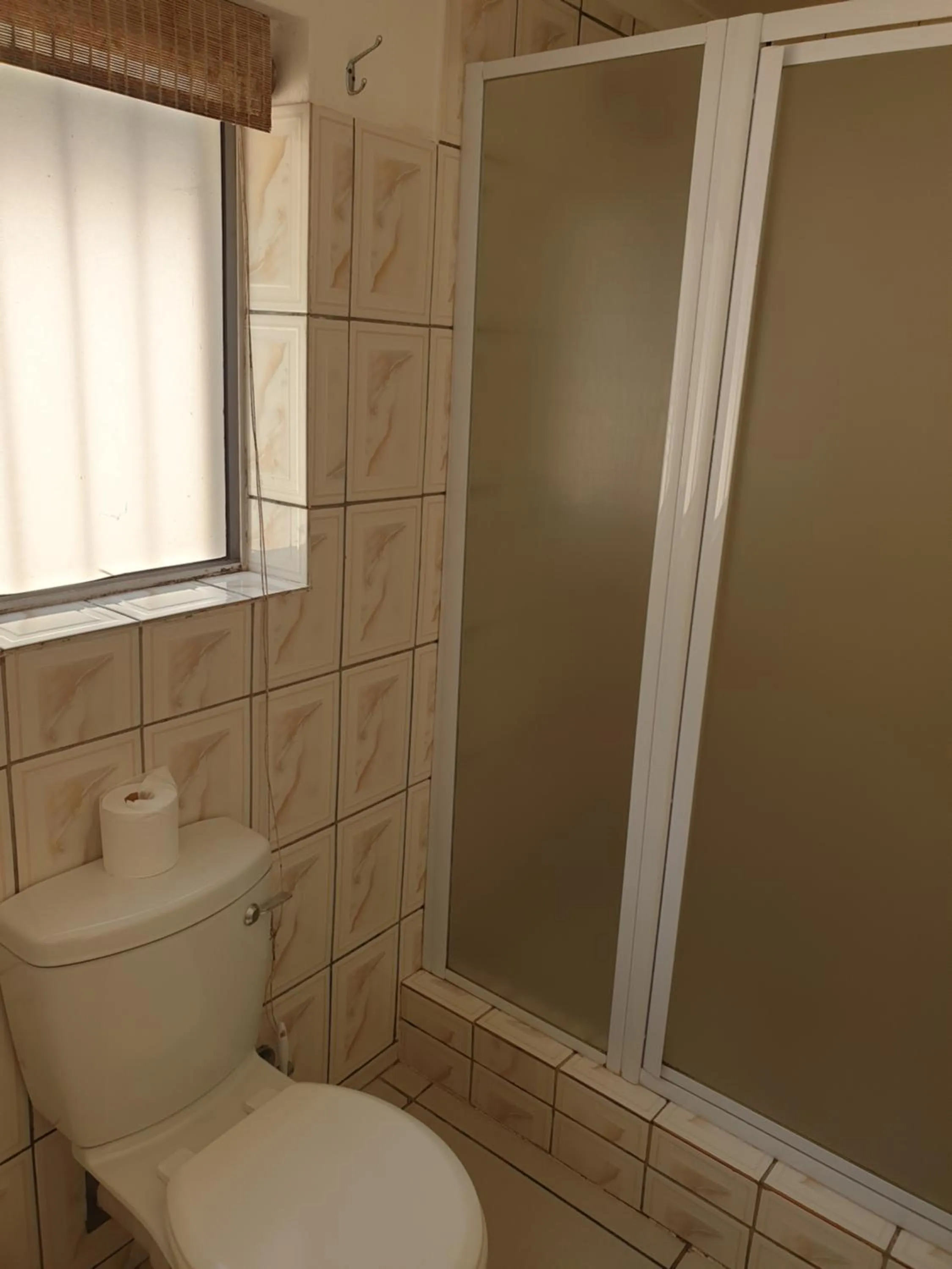 Bathroom in Amakaya Backpackers Travellers Accommodation