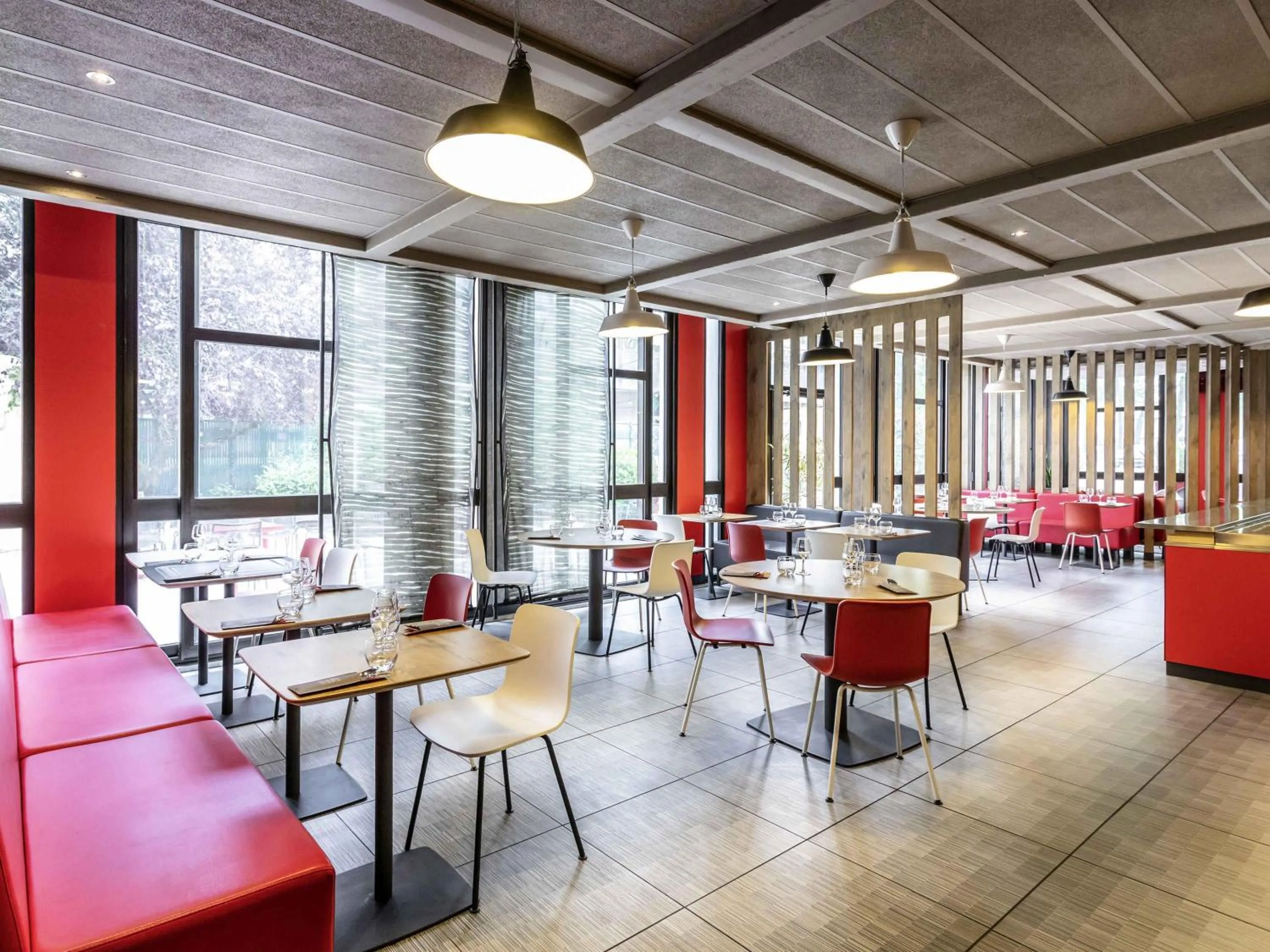 Restaurant/places to eat in Ibis Bourges Centre, Hôtel Restaurant
