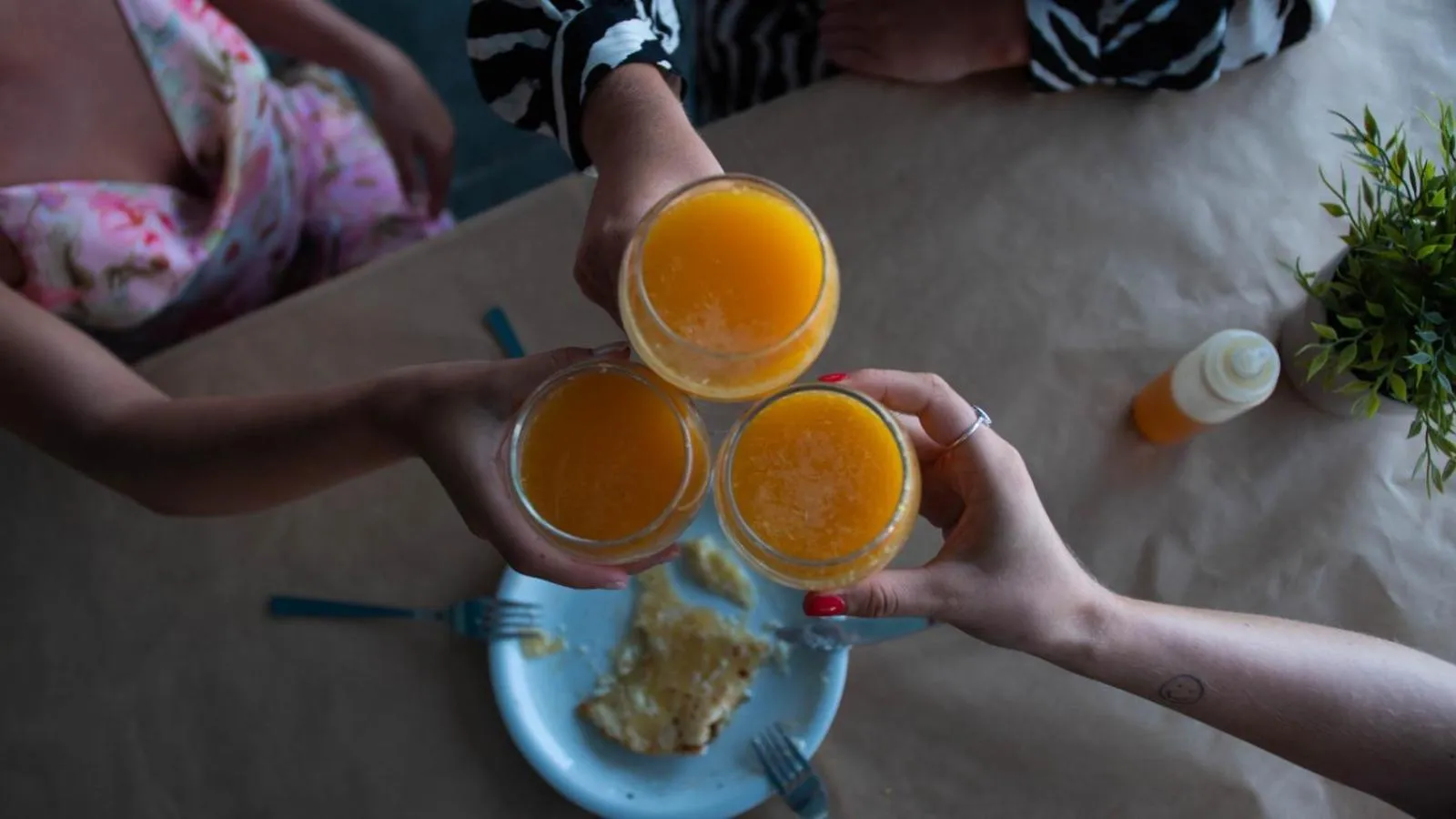 Breakfast in Livikon by the Sea