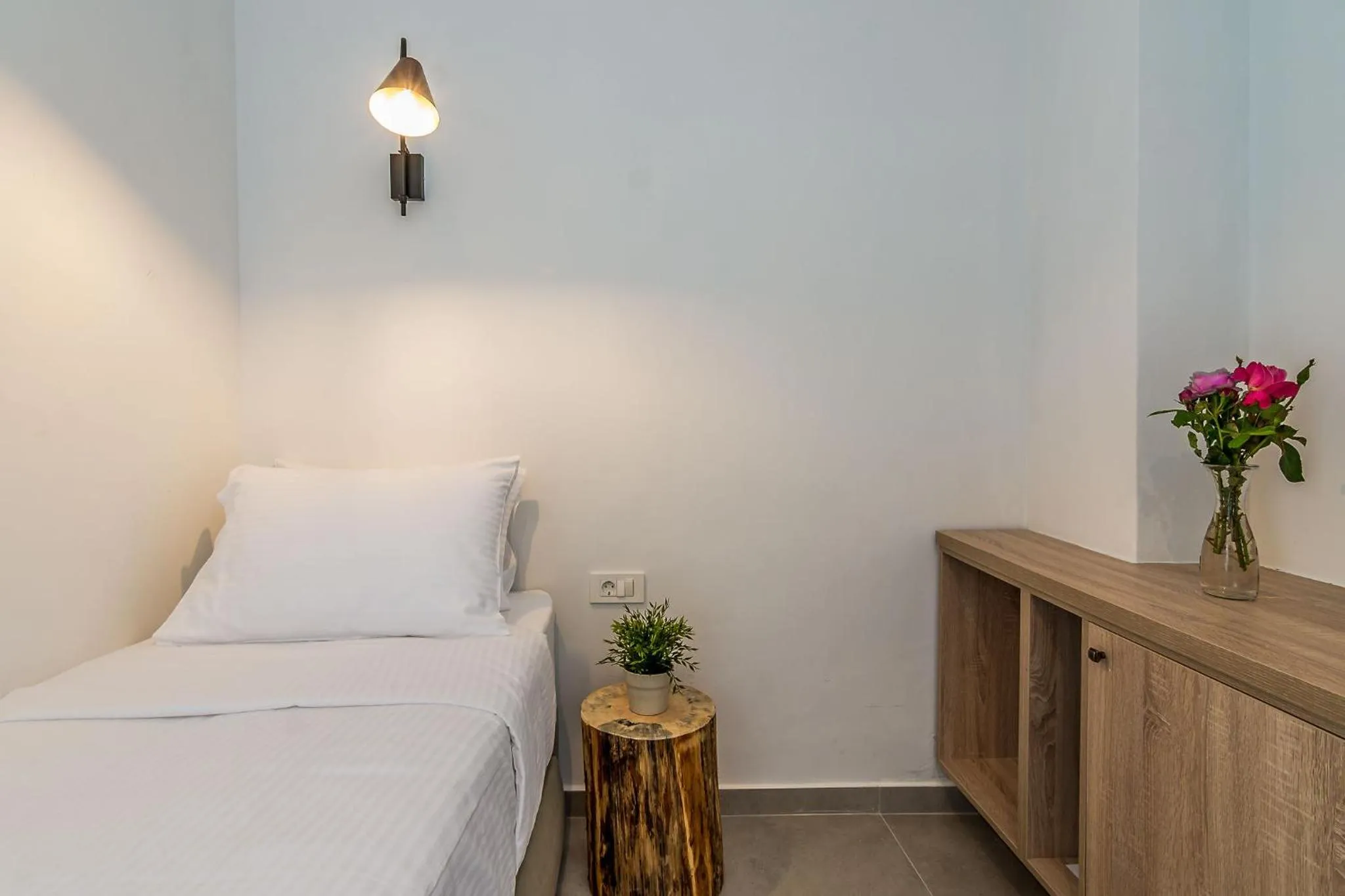 Bed in Livikon by the Sea