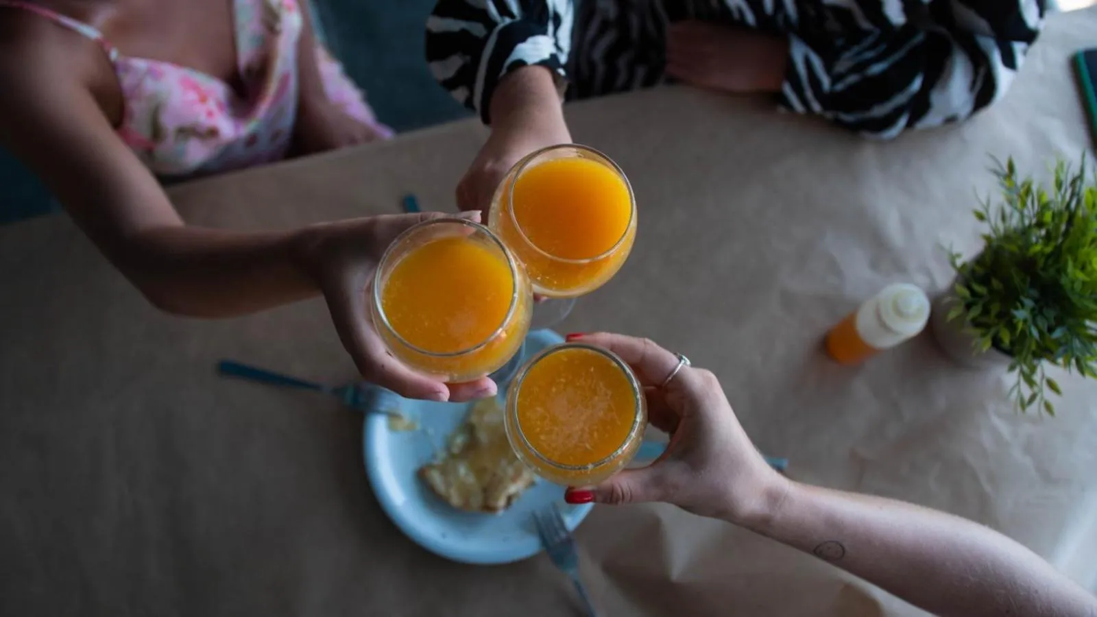 Breakfast in Livikon by the Sea