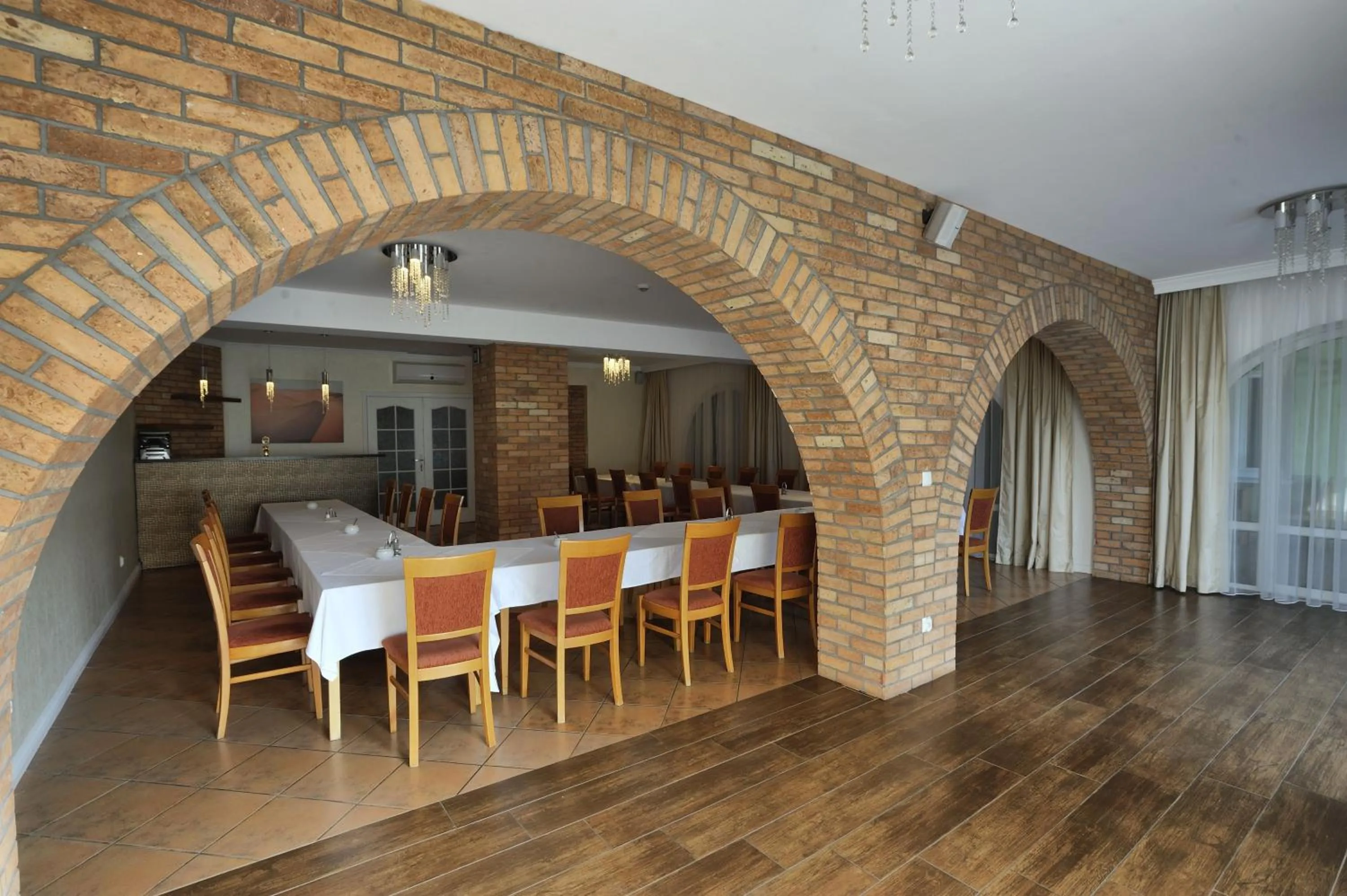 Restaurant/places to eat in Hotel Baranowski